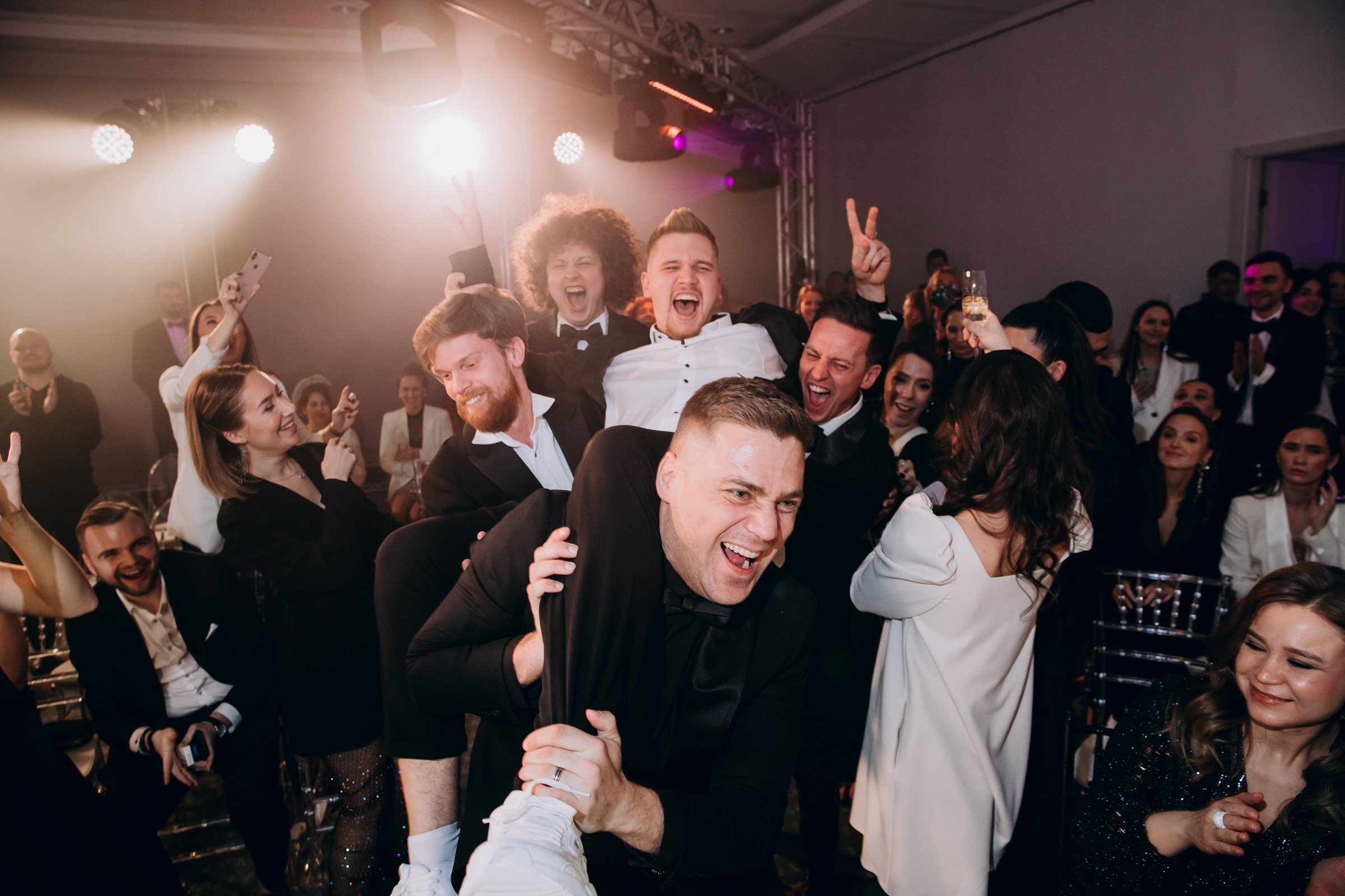 Профессиональный фотограф Дмитрий Мазуркевич — студийные, свадебные и репортажные съемки. Дмитрий Мазуркевич: Профессиональный Репортажный Фотограф