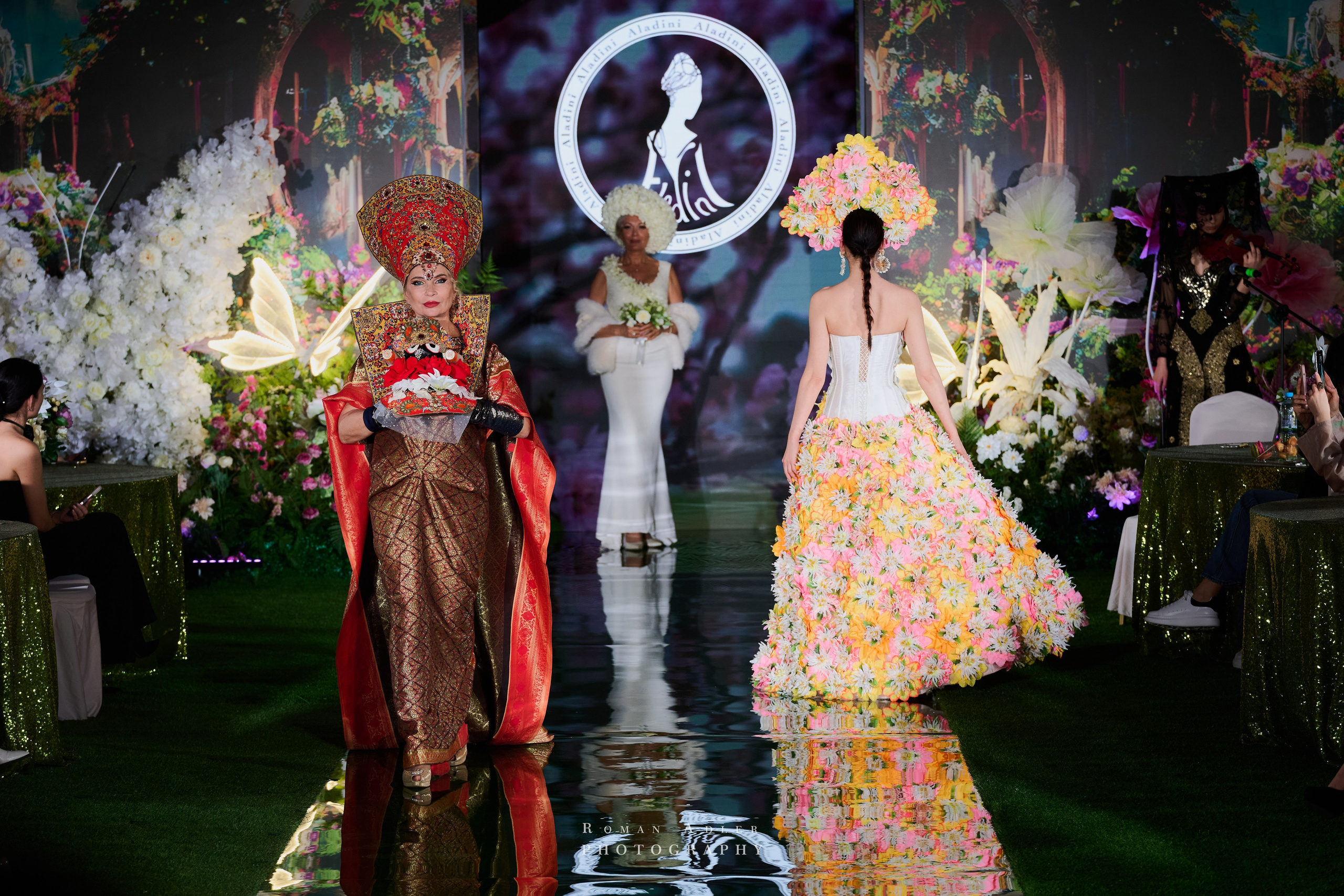 Золотая Неделя Моды. Фотограф Роман Адлер