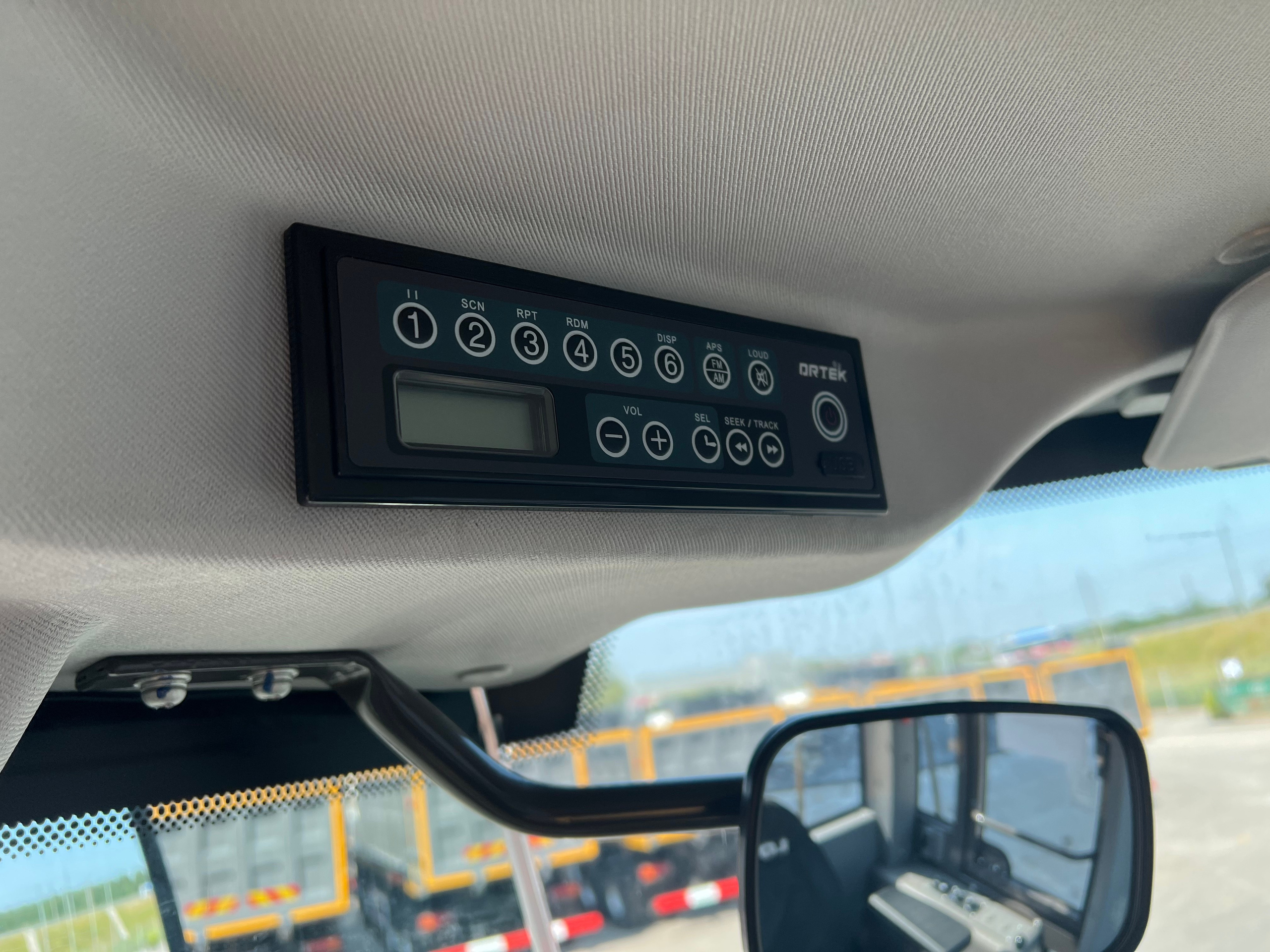 Фото фронт. погр. Weheavy WL836H. Продажа и обслуживание грузовой техники и спецтехники в г. Новосибирск компания СТИ