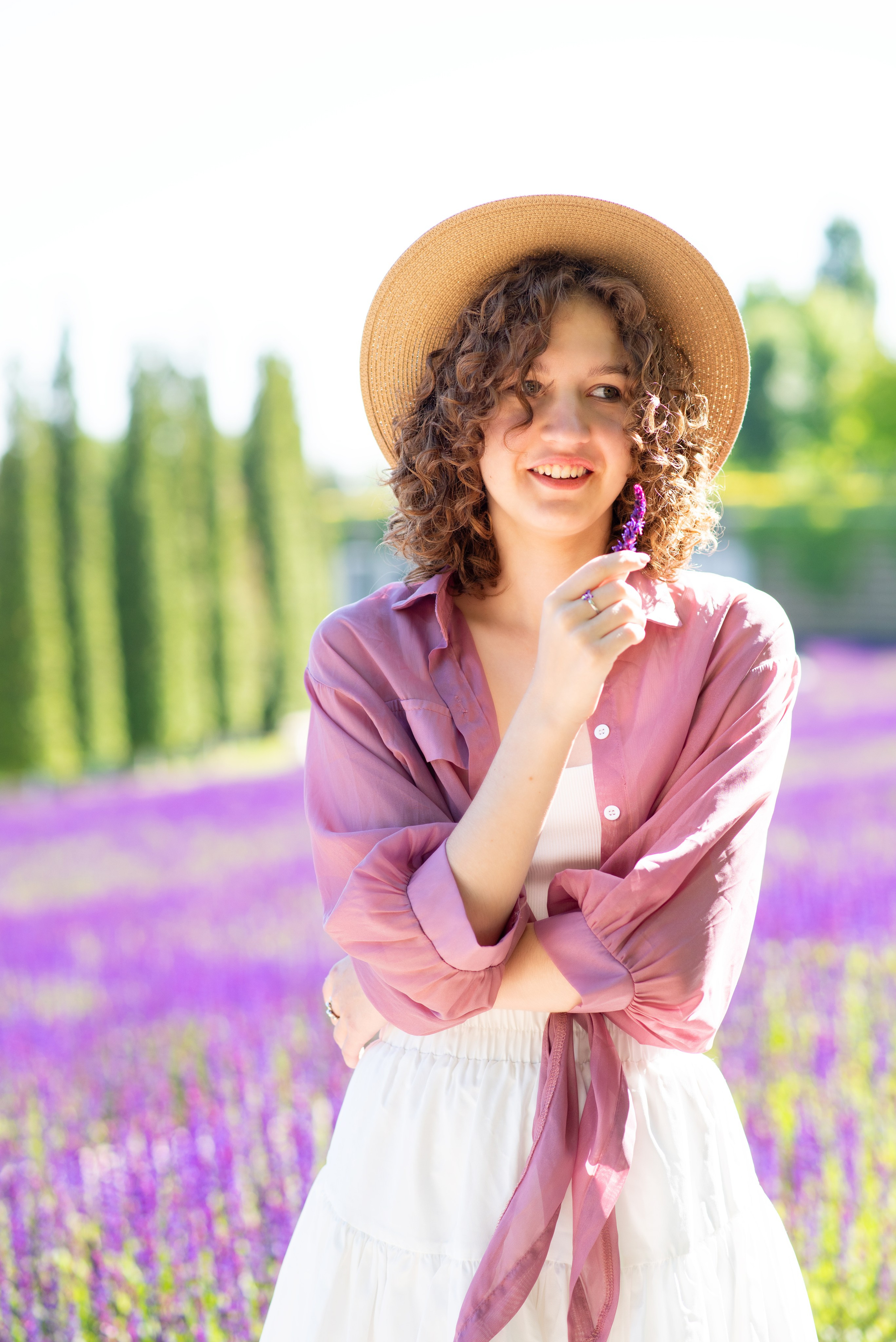 Вика в парке с шалфеем. Фотограф в Краснодаре Анна Карелина