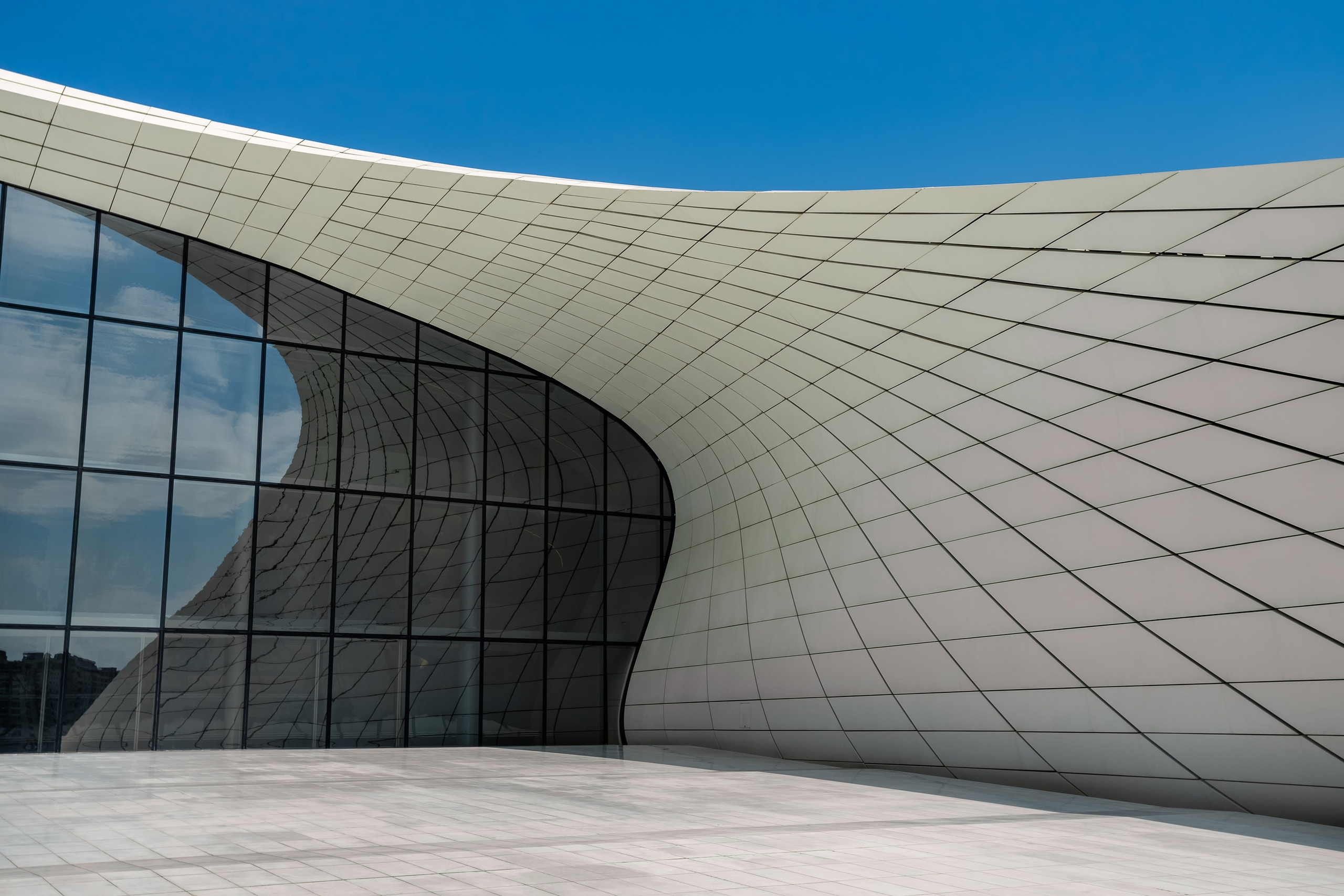 Heydar Aliyev Center | Baku. Архитектурный фотограф Кирилл Цыбенко. Работаю в Москве, по всей России и Миру