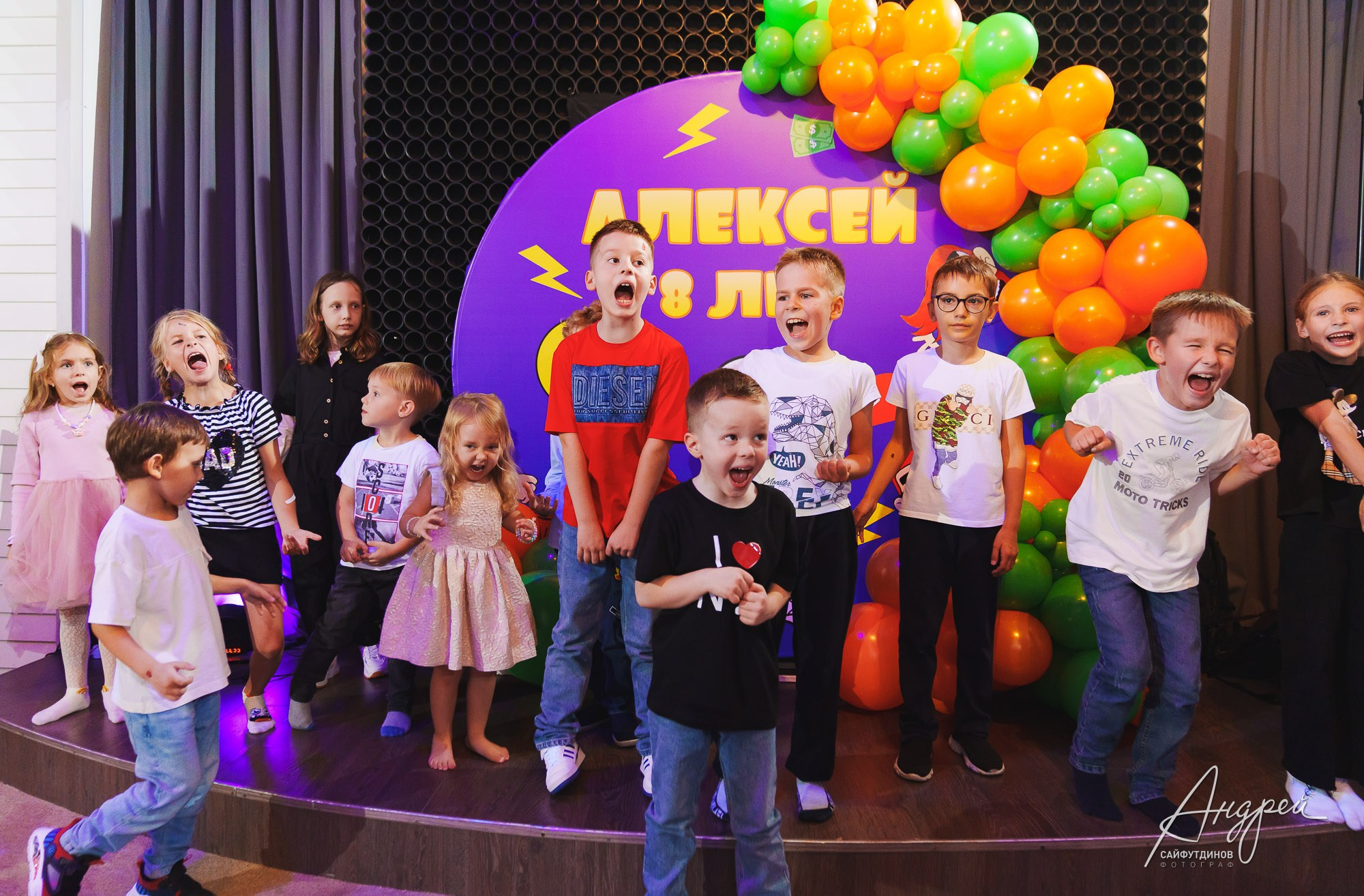 День Рождения Лёши. Лофт «Стрелка». Свадебный и семейный фотограф в Ростове-на-Дону. Андрей Сайфутдинов