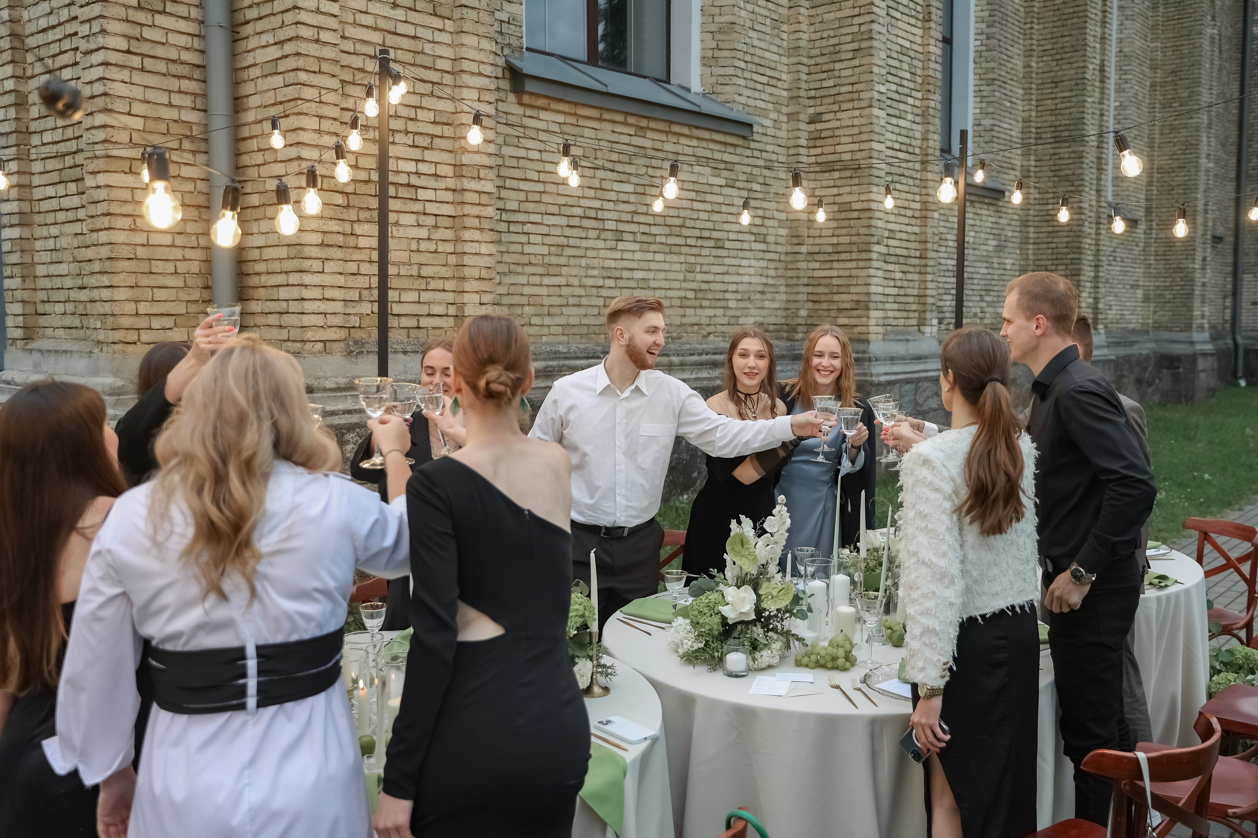 Кирилл и Виктория. Свадебные фотограф и видеограф в Минске Голдосовы Марина и Вадим