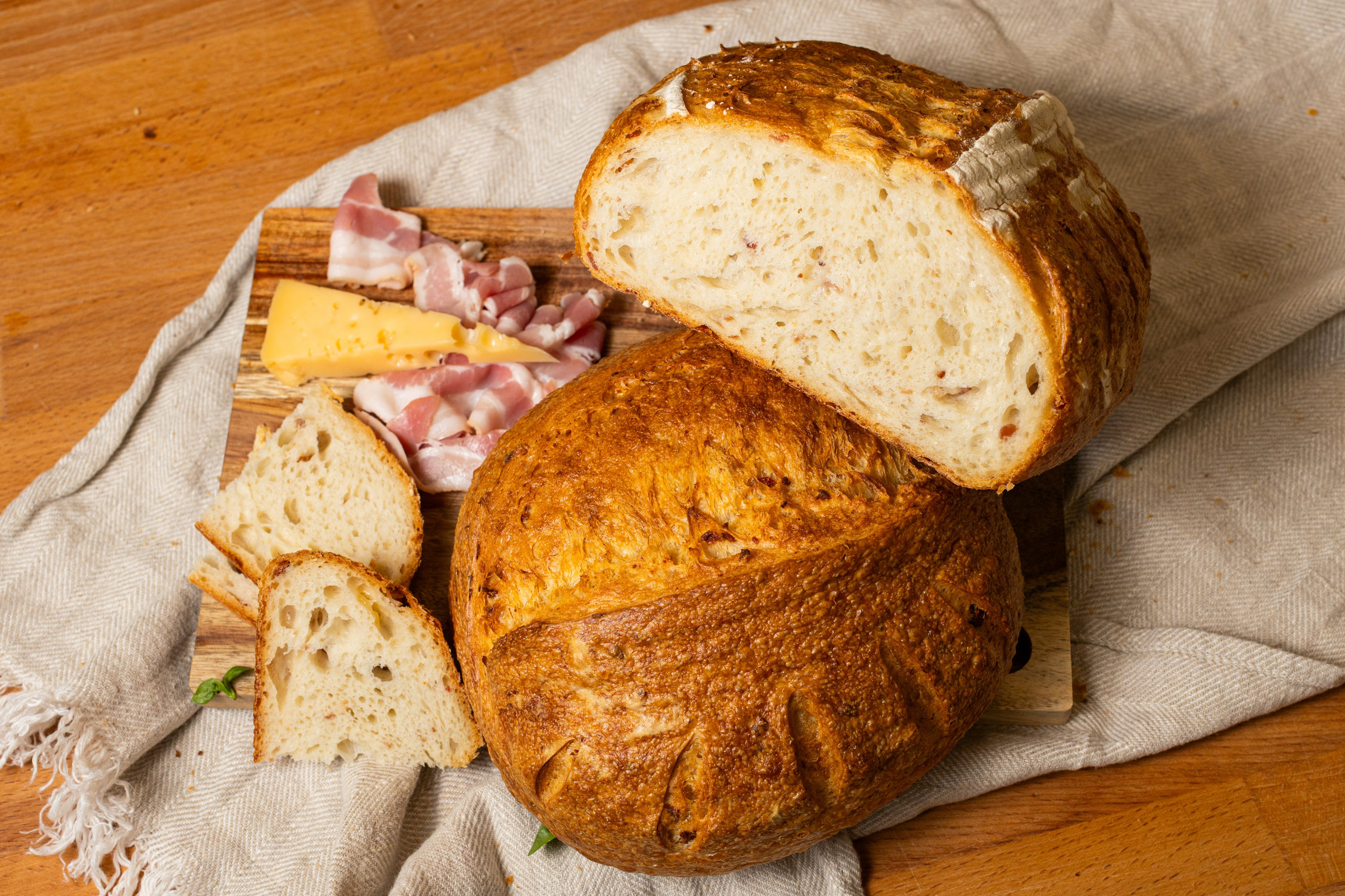 ХЛЕБ С БЕКОНОМ И СЫРОМ, 400 руб. Balabushka.me