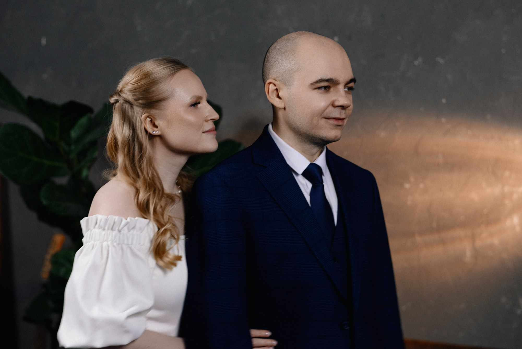 Свадебный фотограф в Тюмени — Фотосессия Максима и Лизы на крыше и в студии. Портретный фотограф Тюмень Дарья Мустафина