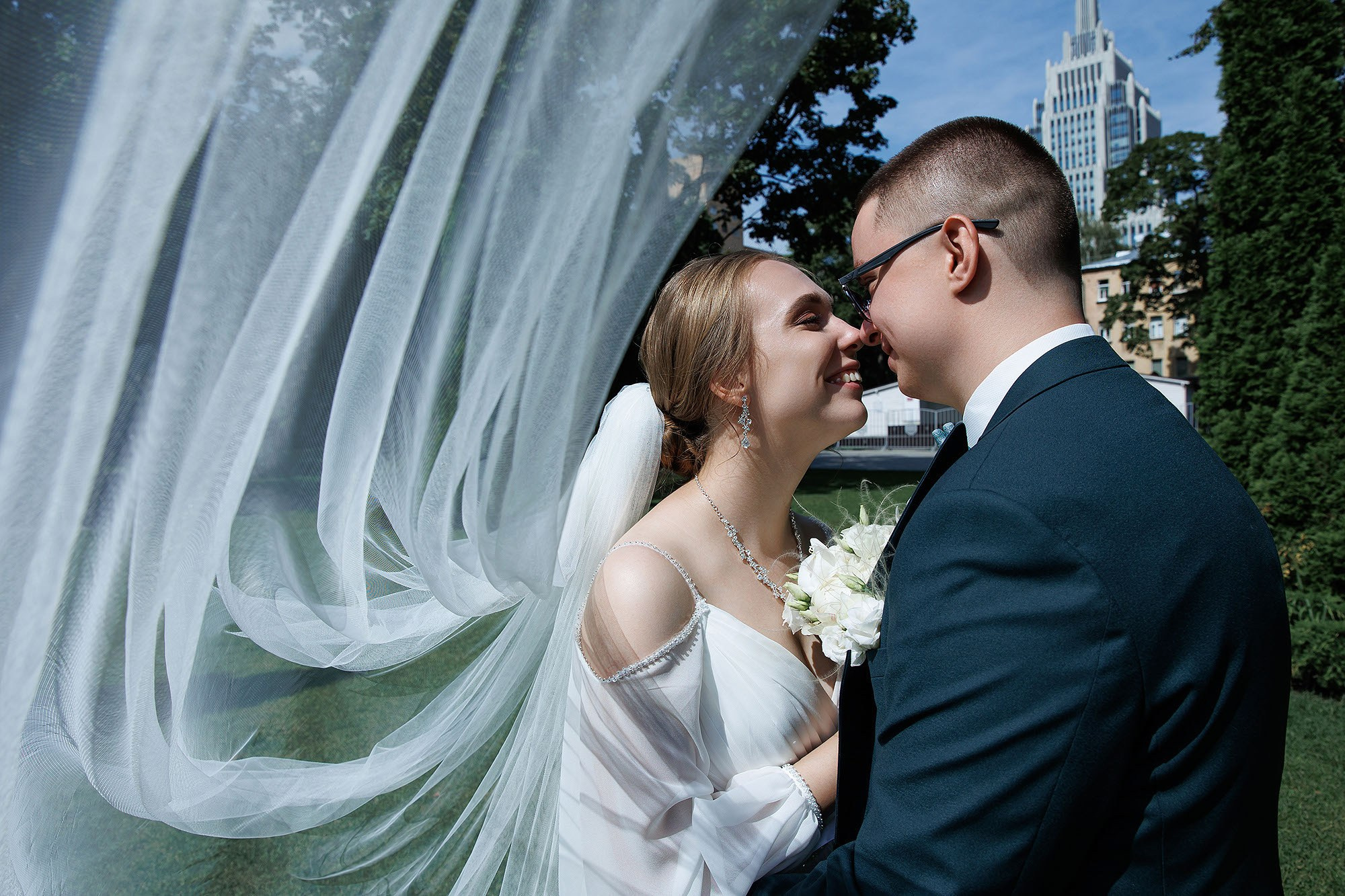 Прогулка, фотосессия жениха и невесты. Свадебная съемка. Фотограф в Москве Валерий Боцман