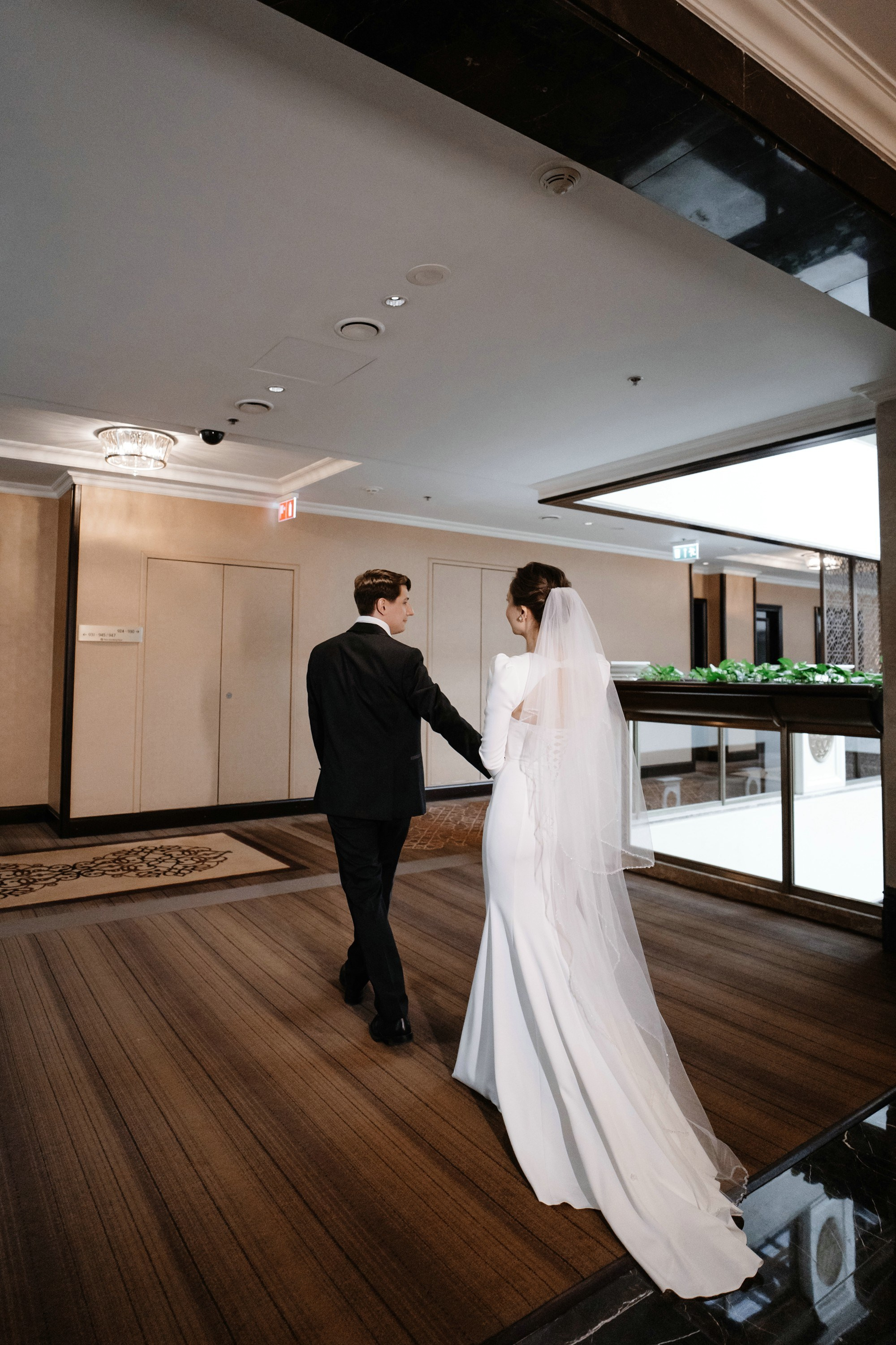 Фотосессия свадьбы в Lotte Plaza. Свадебный и семейный фотограф в Москве Светлана Зоткина