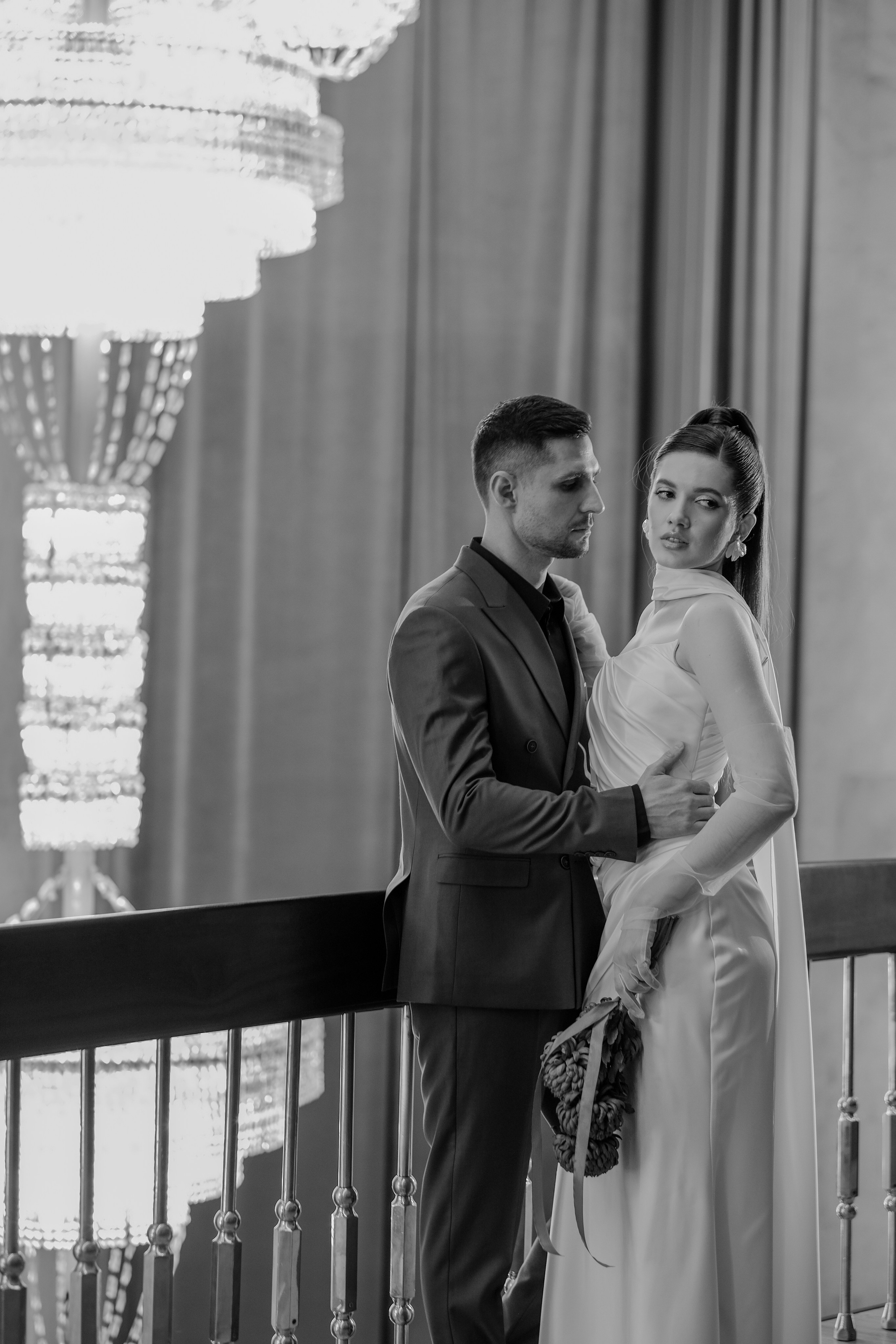 Свадебная фотосессия в театре драмы имени Наума Орлова. Свадебный фотограф в Челябинске Сырчикова Наталья