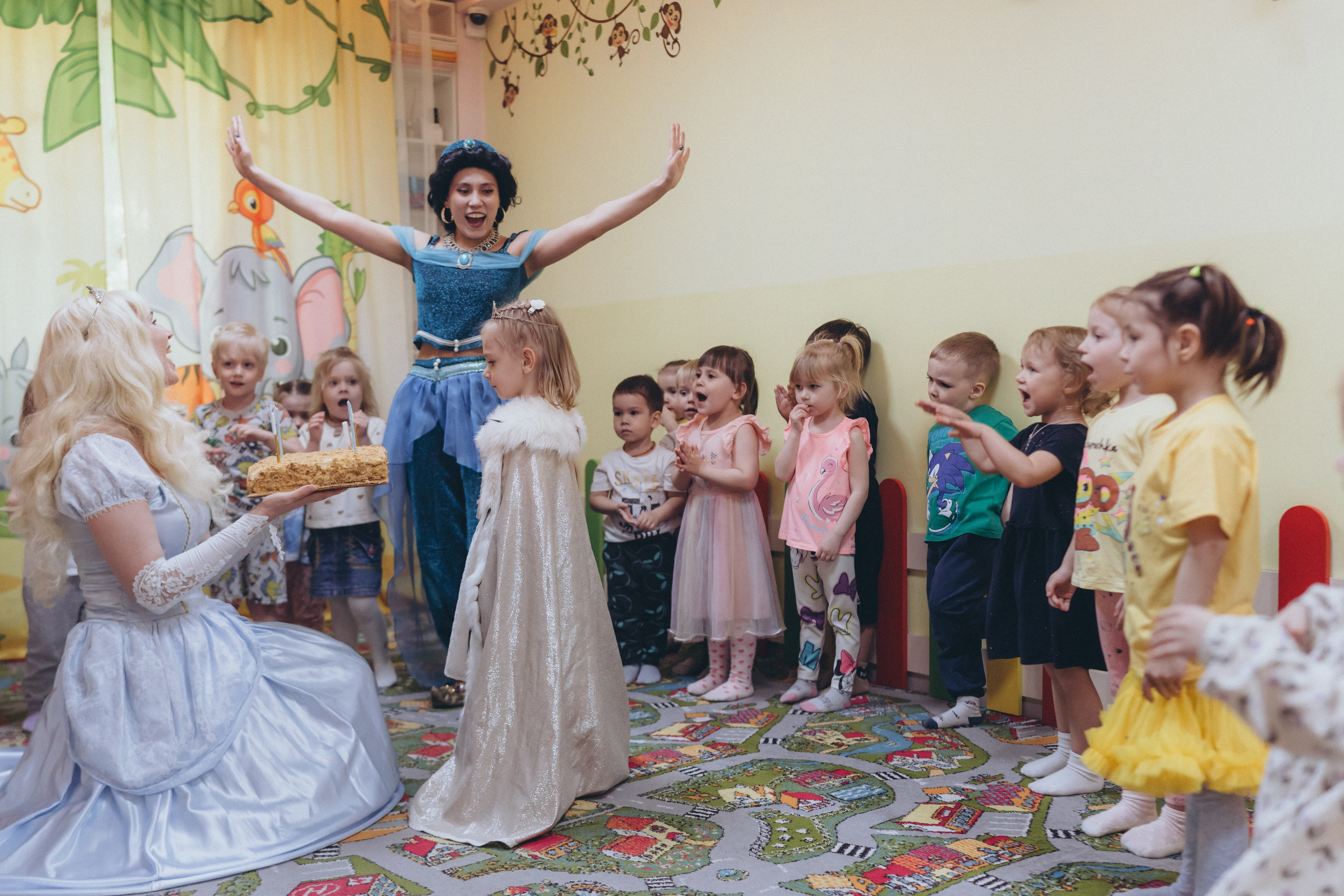 День рождения Алисы (садик). Крис Богомазова