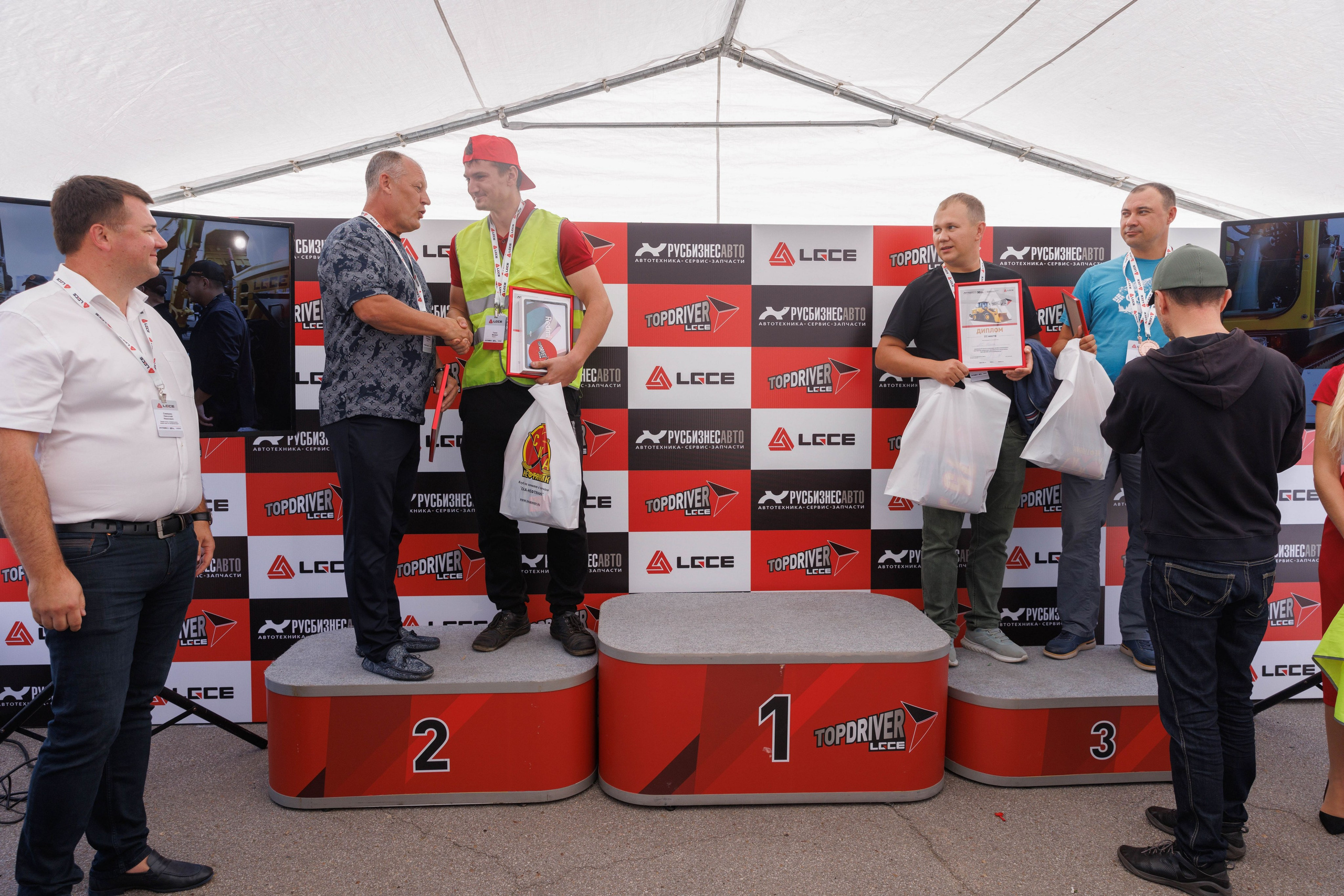 LGCE. Фотограф во Владивостоке Максим Цой