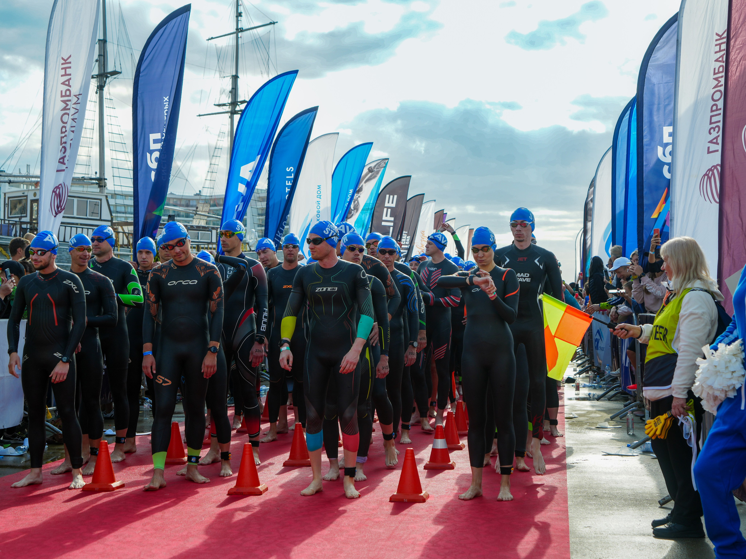 Фотоотчет партнерской интеграции для компании TELE2 на фестивале Ironstar. Репортажный фотограф в Красной Поляне и Сочи Павлюченко Екатерина