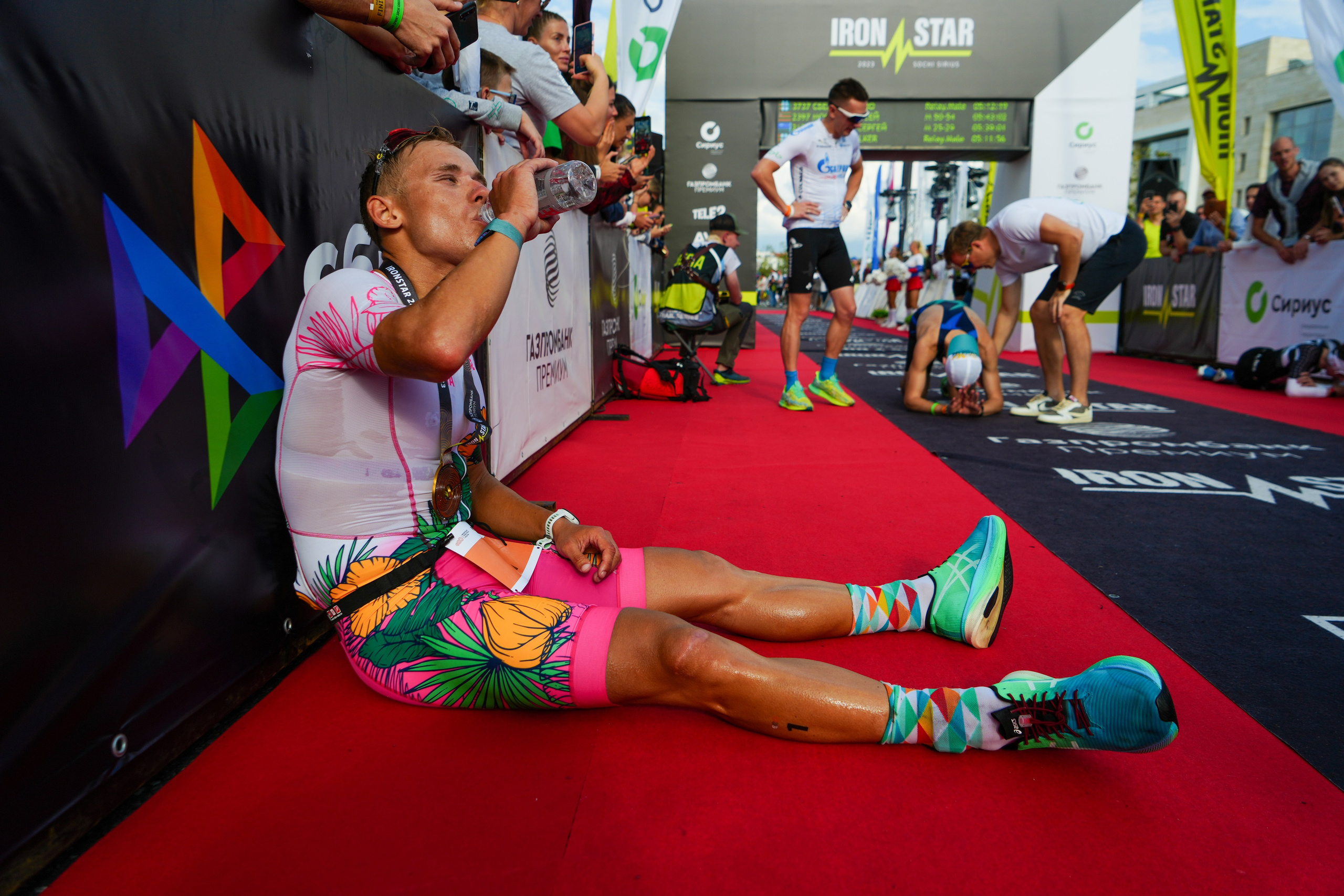 Фотоотчет партнерской интеграции для компании TELE2 на фестивале Ironstar. Репортажный фотограф в Красной Поляне и Сочи Павлюченко Екатерина