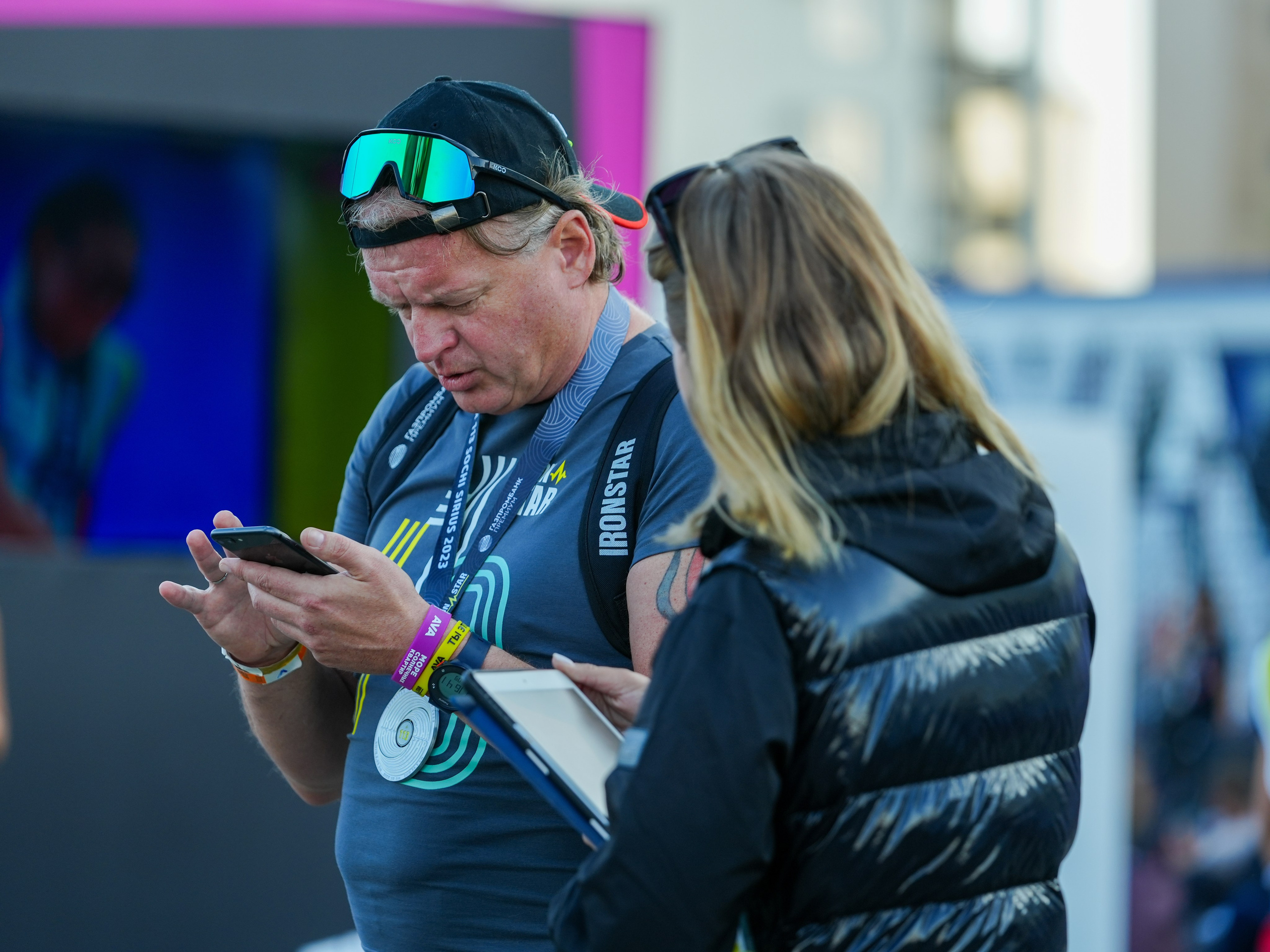 Фотоотчет партнерской интеграции для компании TELE2 на фестивале Ironstar. Репортажный фотограф в Красной Поляне и Сочи Павлюченко Екатерина