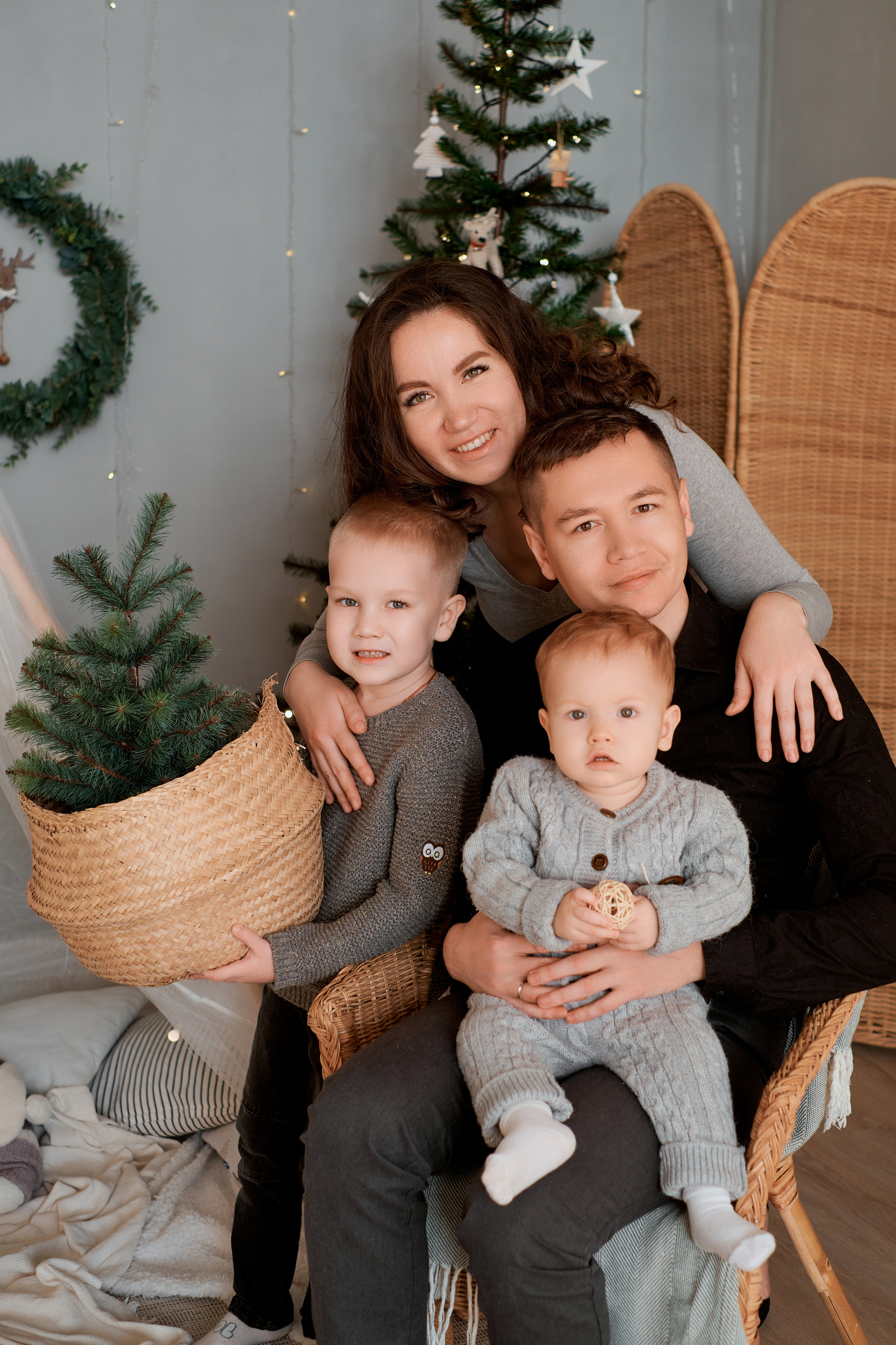 Новогодняя семейная фотосессия. Фотограф Таганрог Анна Трайжон