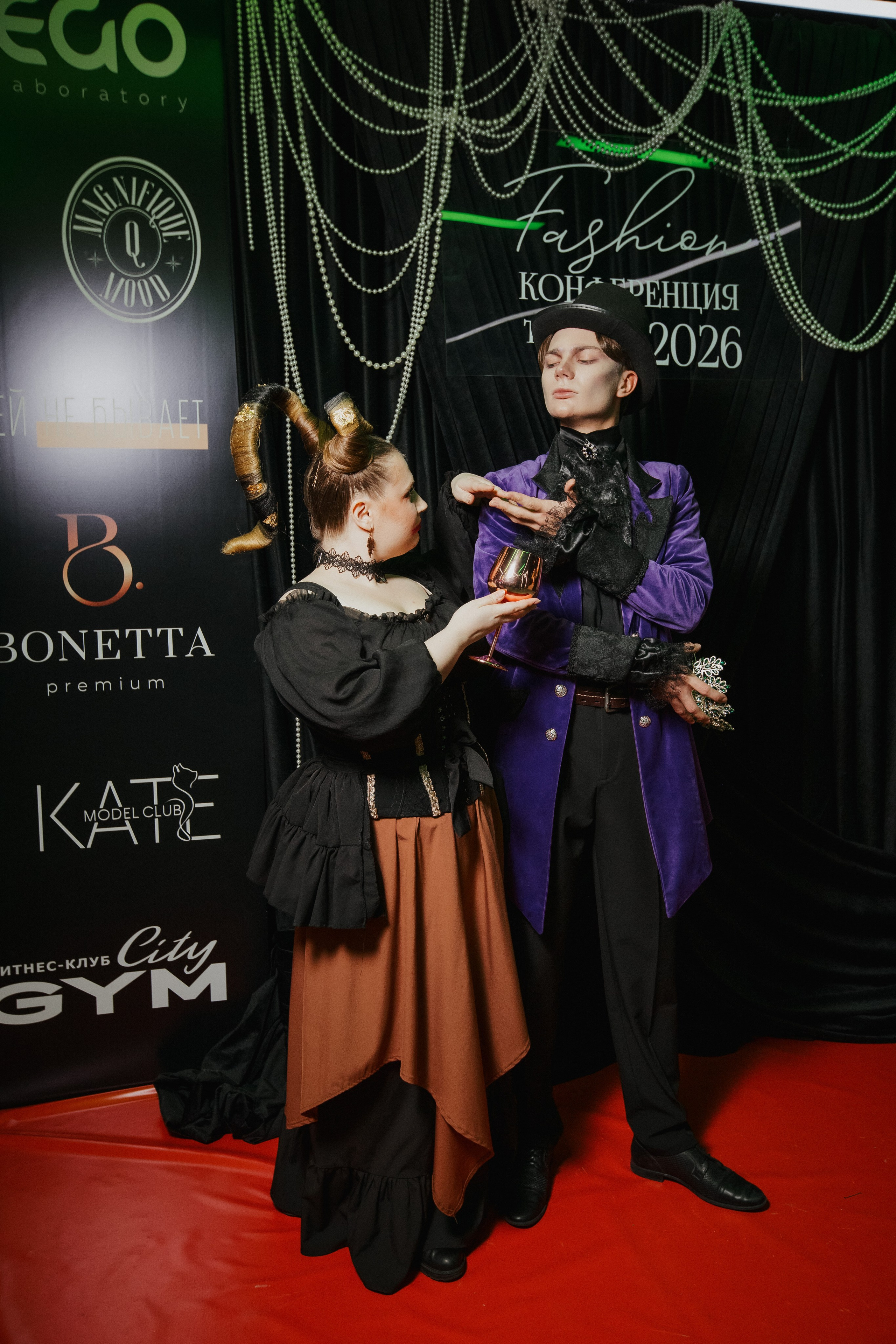 ФЭШН КОНФА. СВОИ. ФОТООТЧЕТЫ-СОБЫТИЯ-МЕСТА