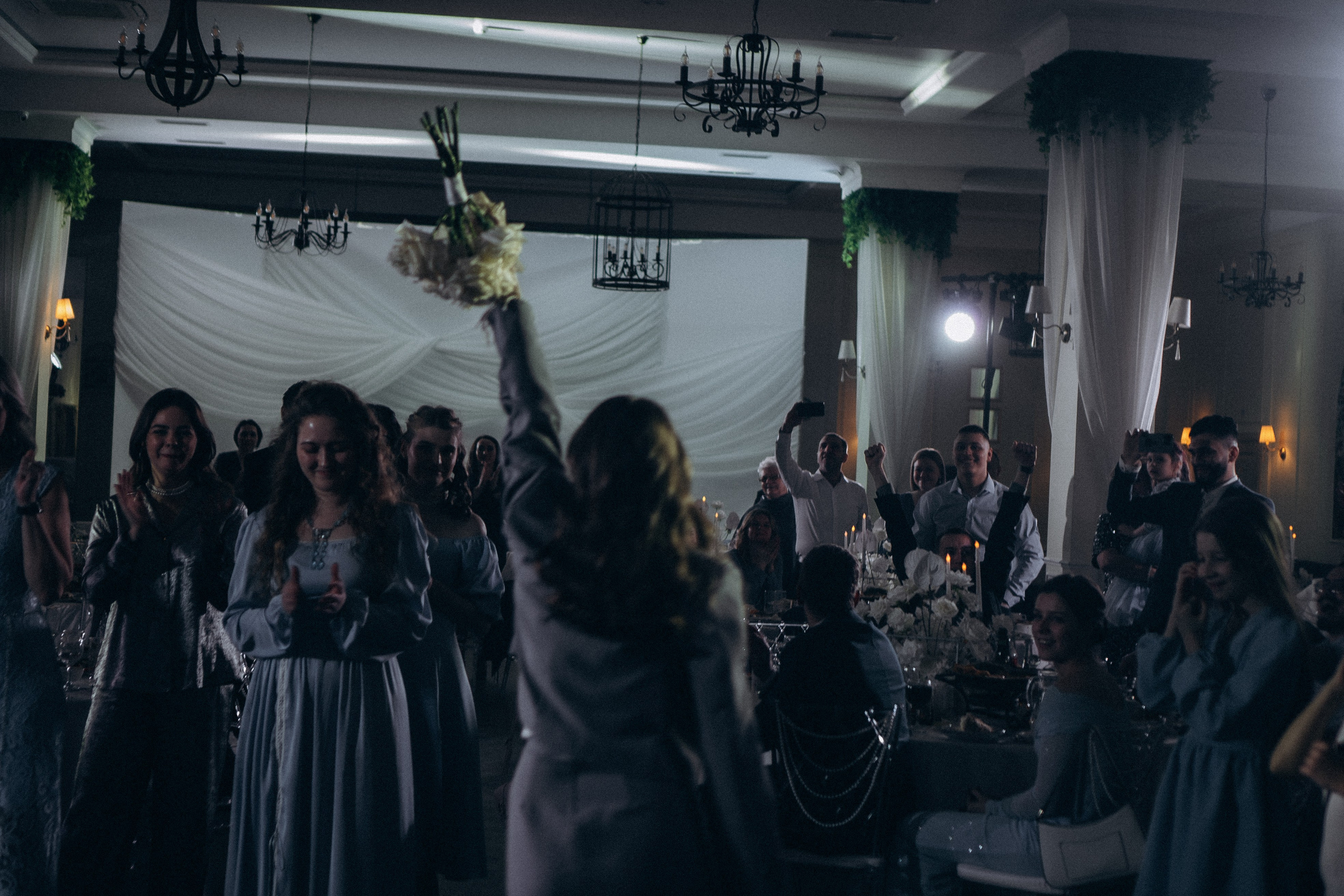 СВАДЕБНАЯ СЬЕМКА СБОРОВ В ОТЕЛЕ И ВЫЕЗД НА ЦЕРЕМОНИЮ (СНЯТО В СИБИРЕ В НИЖНЕВАРТОВСКЕ). Профессиональный фотограф, Санкт-Петербург — Виктория Богомолова