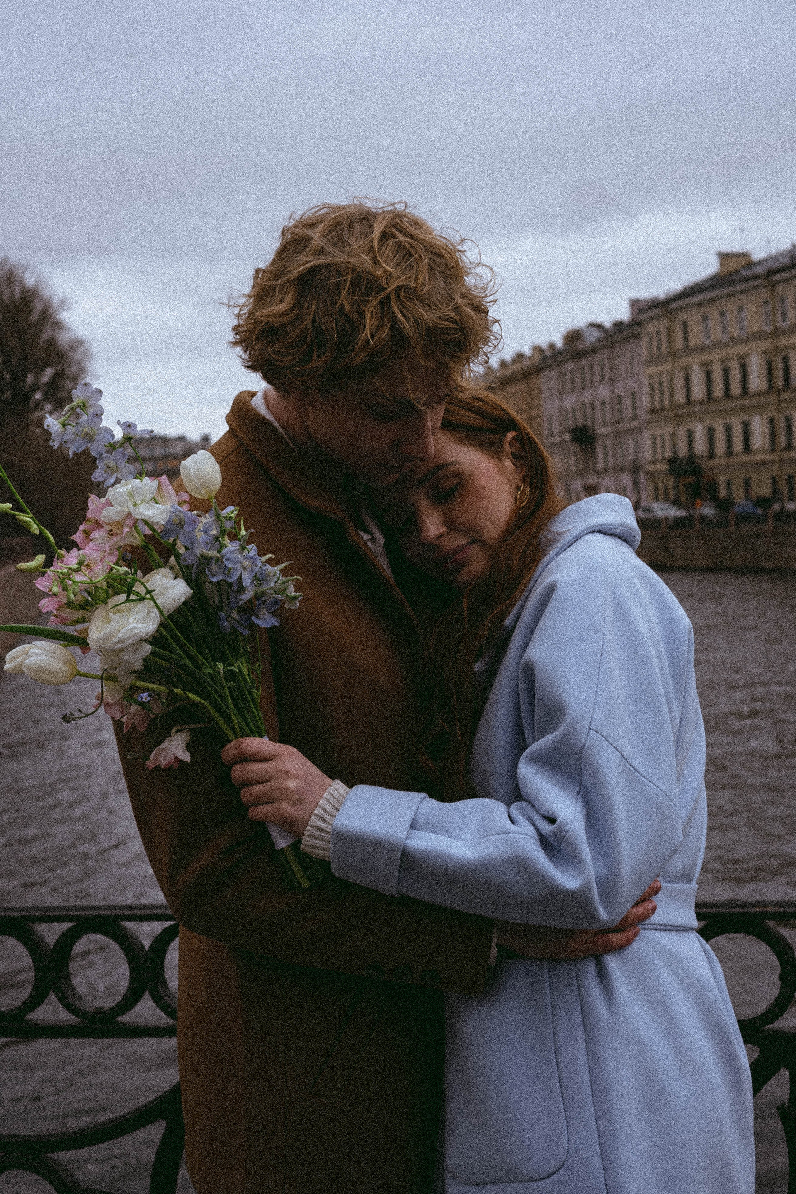 СВАДЕБНАЯ ПРОГУЛКА ПО ПЕТРОГРАДКЕ ВЕСНОЙ (ФОТОСЕССИИЯ ПАРЫ СВАДЕБНАЯ). Профессиональный фотограф, Санкт-Петербург — Виктория Богомолова