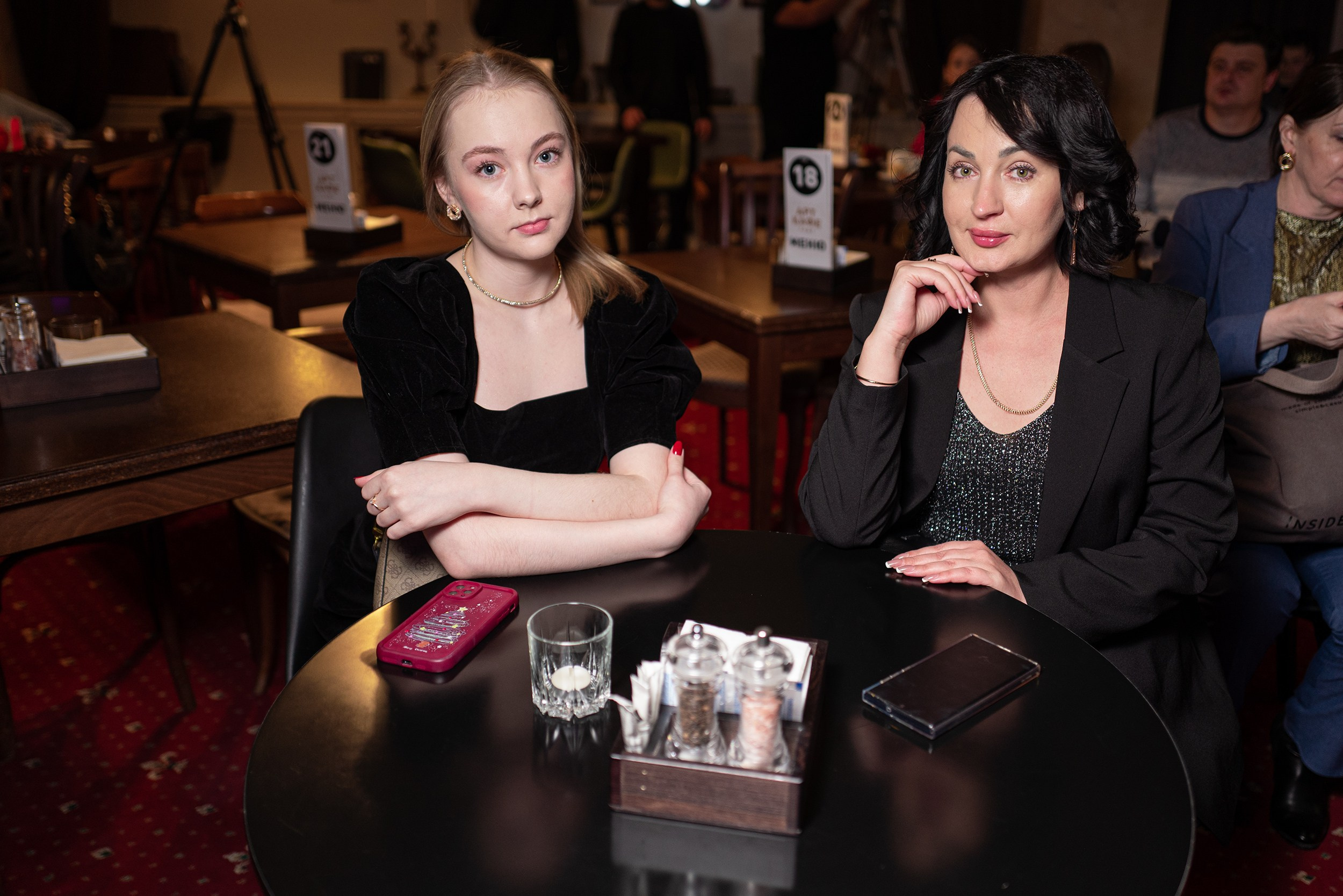 Выступление YOLO band в арт кафе. Фотограф Тюмень