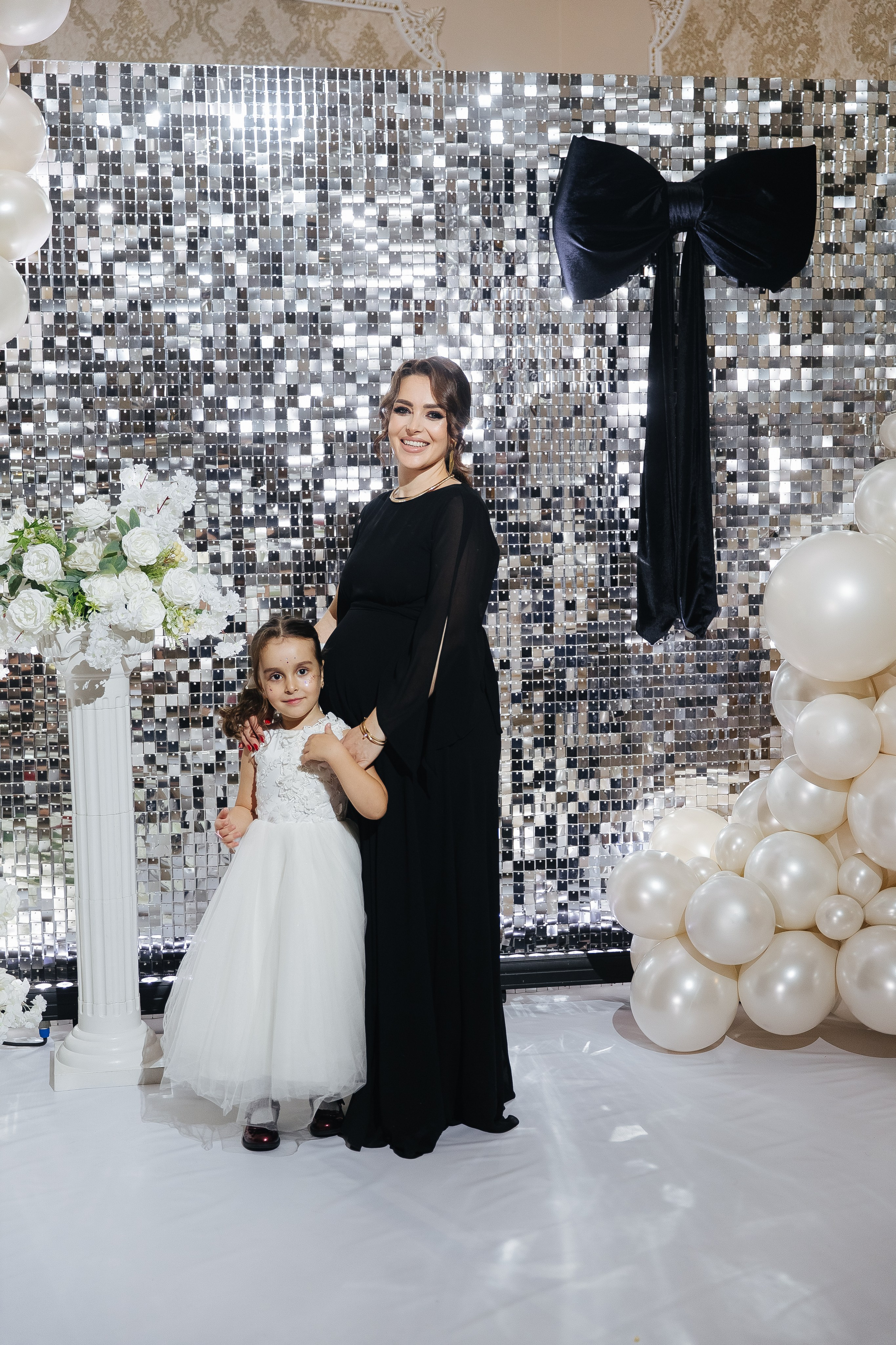 Ани и Назели. 35&5 День рождения, «Янтарь». Фотограф в Красноярске Надежда Воскресенская