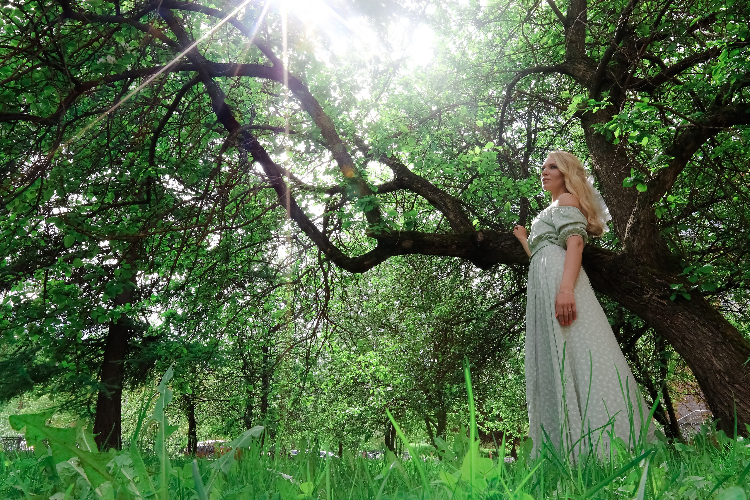 Любовь и цветущая яблоня. Портретный и пейзажный фотограф Никита Павлов