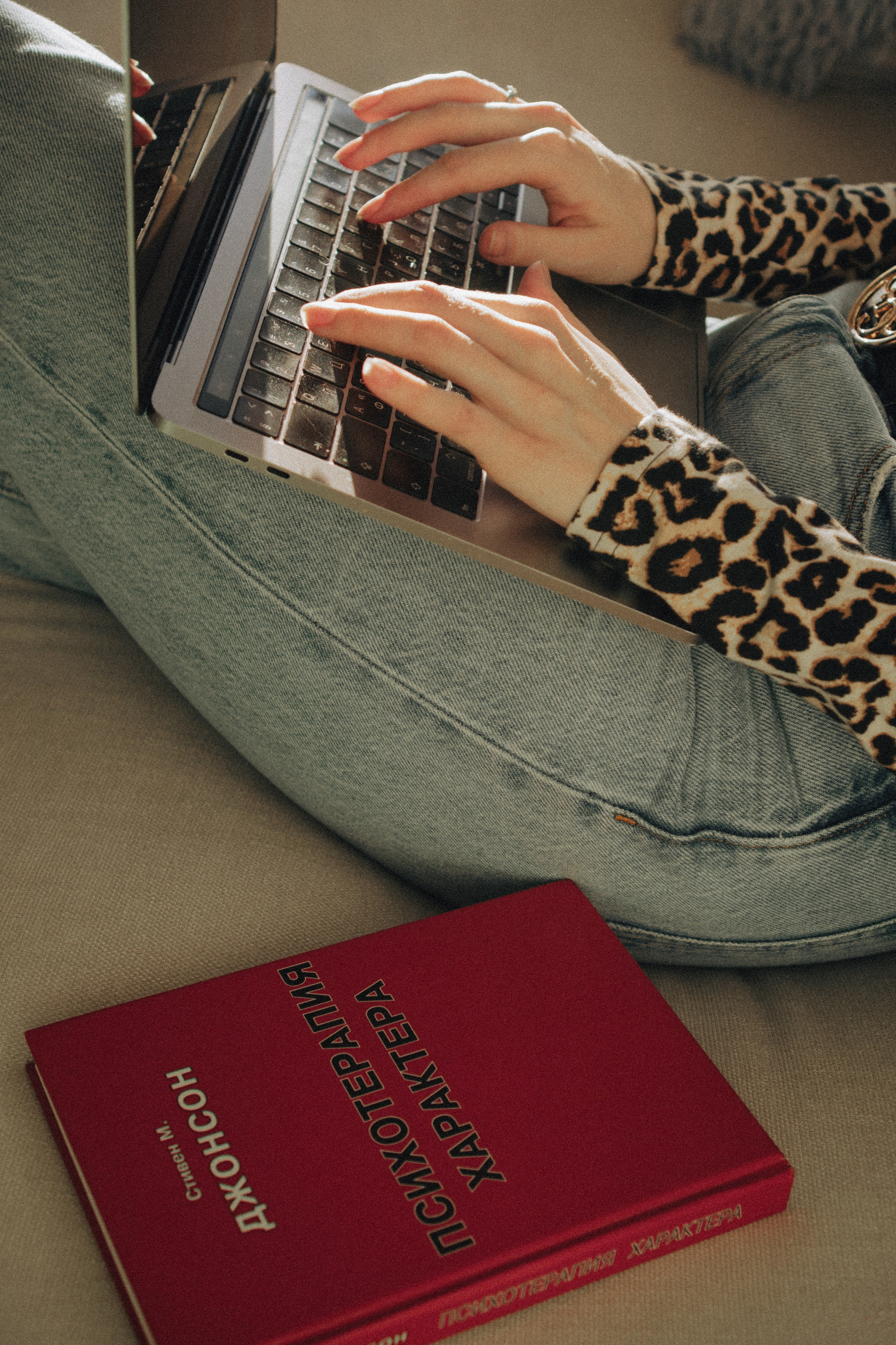 ФОТОСЕСИИЯ В СТУДИИ ДЛЯ ДЕВУШКИ ПСИХОЛОГА. Профессиональный фотограф, Санкт-Петербург — Виктория Богомолова