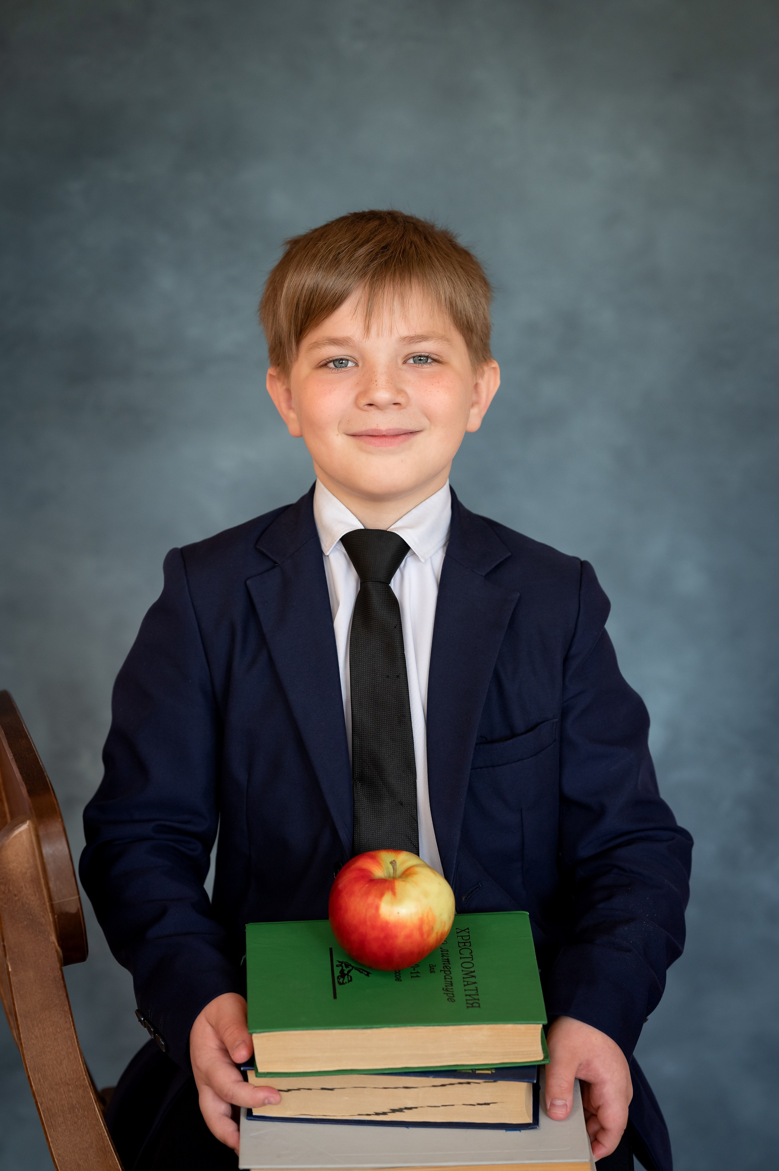 Школьный фотоальбом для младших классов. Фотограф новорождённых, семейный, школьный в городе Калуге Евгения