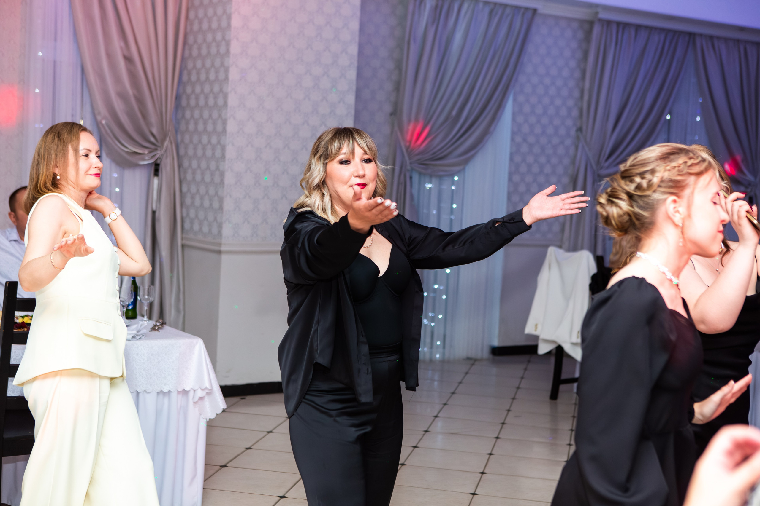 ВЫПУСКНОЙ ВЕЧЕР 2025 4 ШКОЛА. Профессиональный фотограф в Мценске и Орловской области