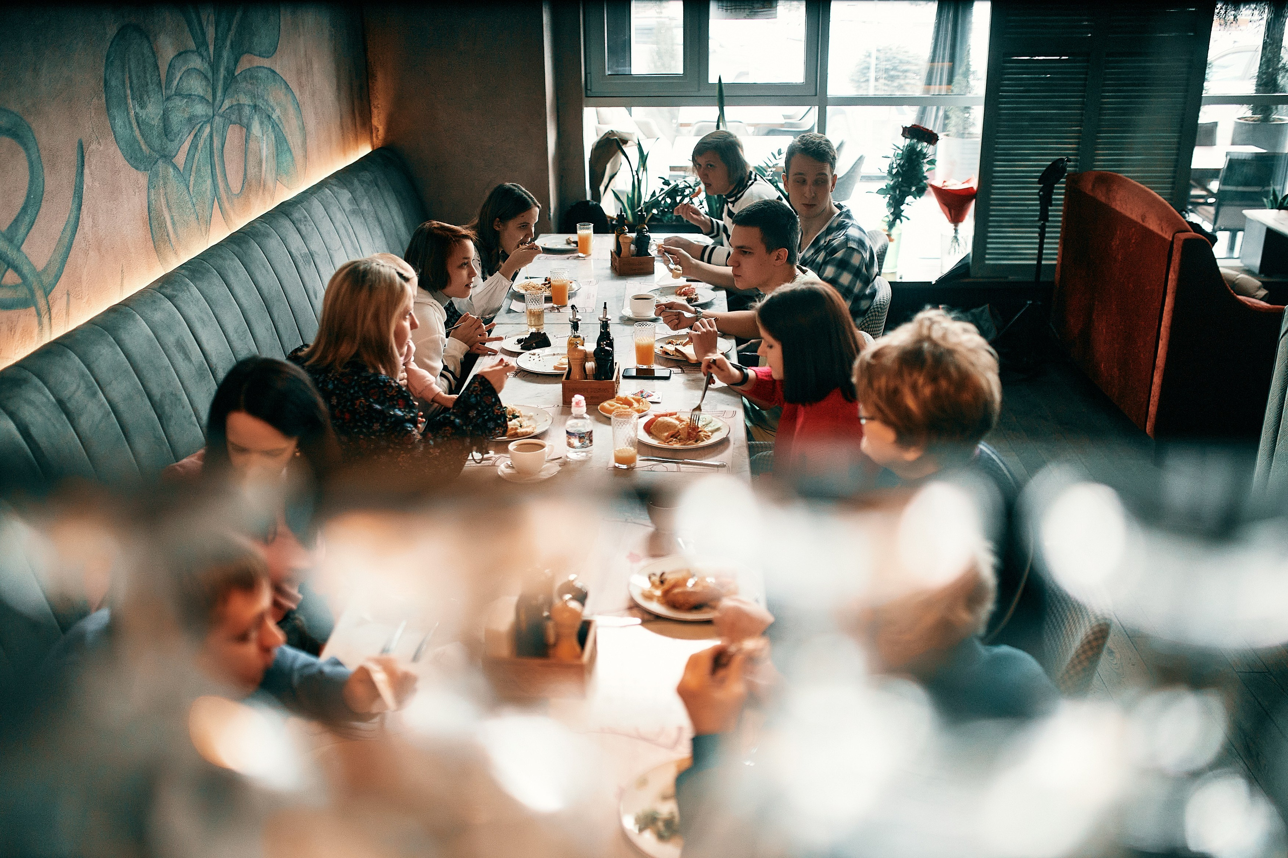 Семейный завтрак. Семейный и репортажной фотограф в Красноярске и Москве Виктор Бабинцев