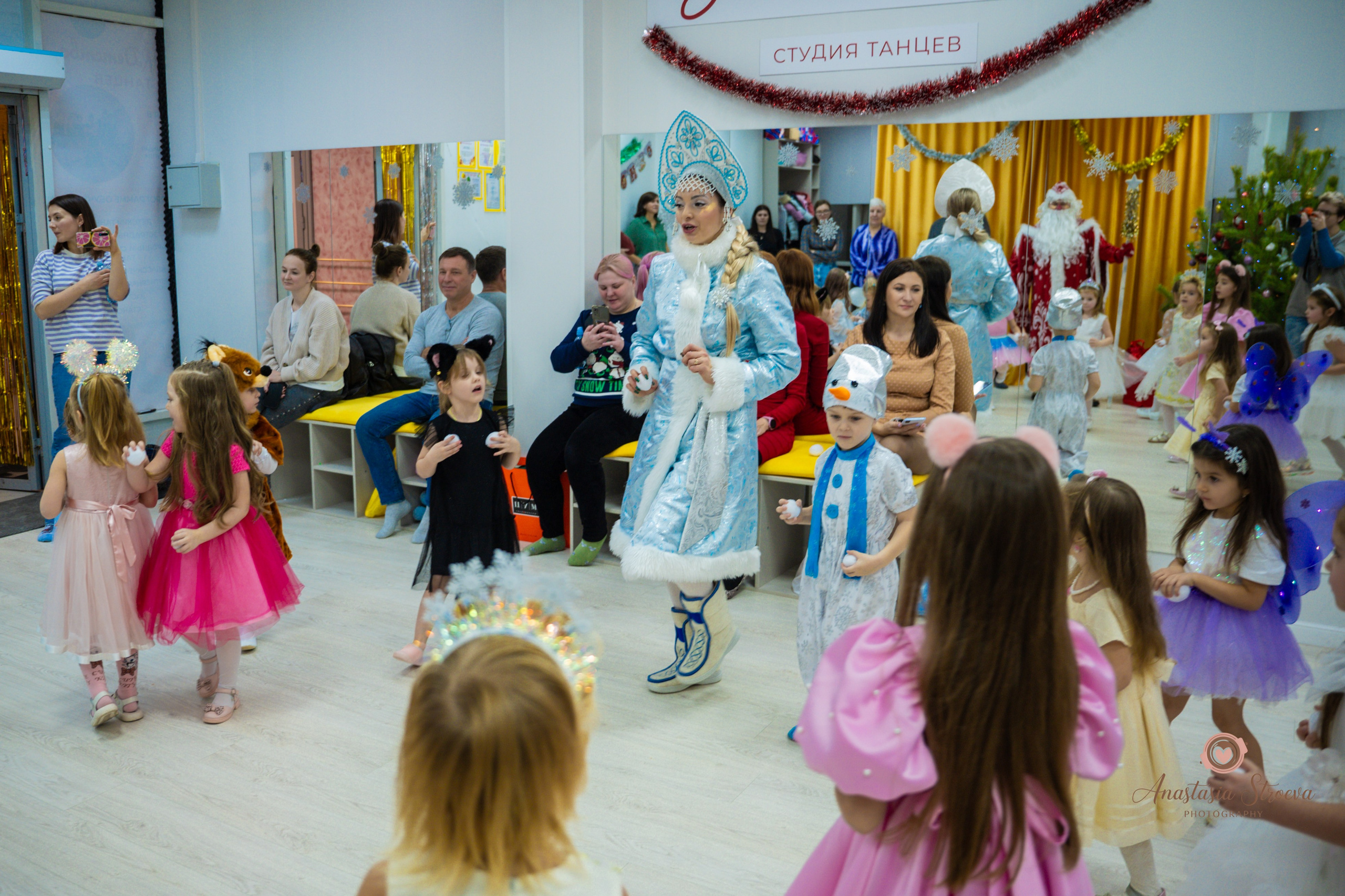 Новый год в танцах. Семейный и детский фотограф в Королеве, Москве и Московской области Строева Анастасия