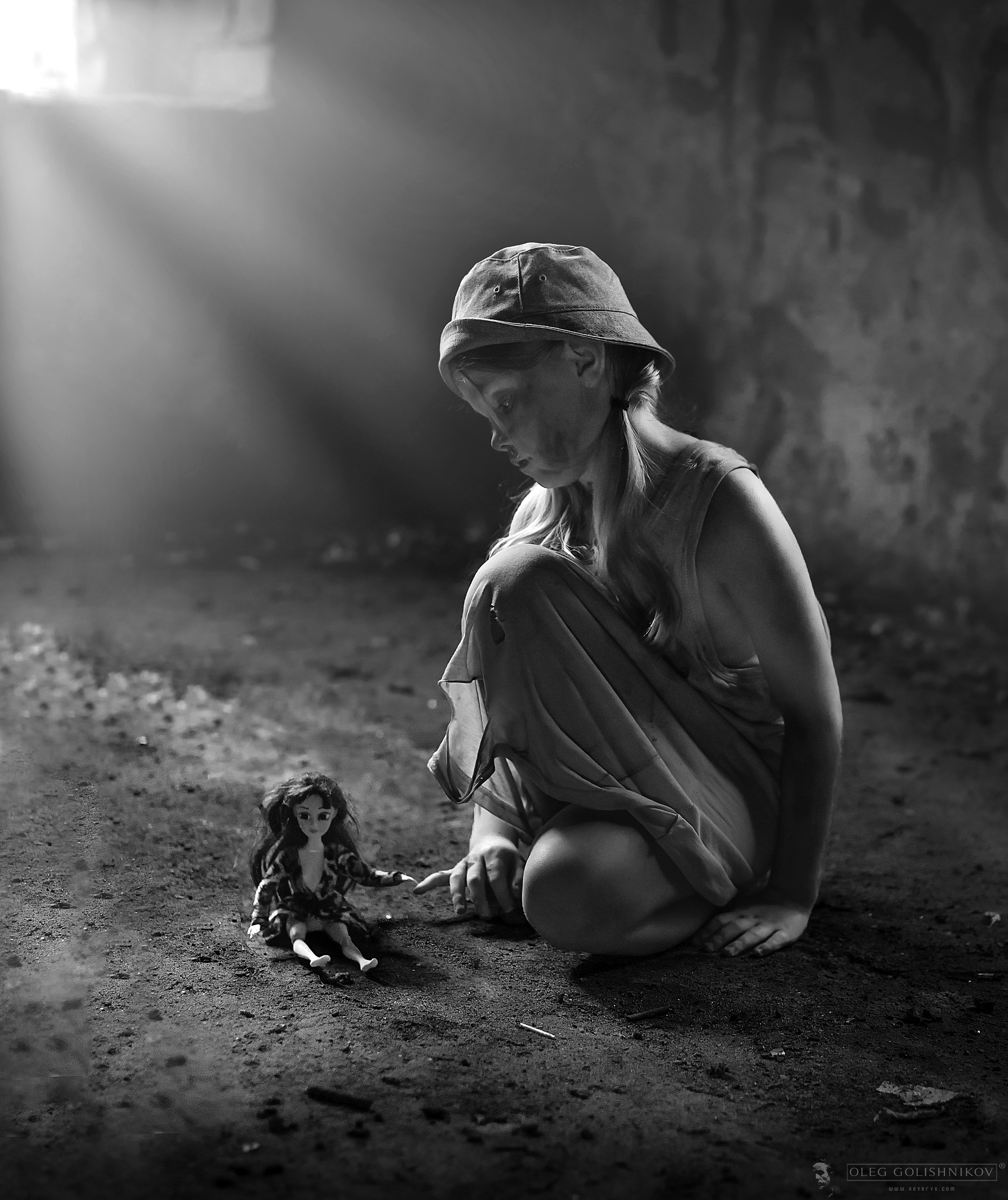 Черно-белая фотосъемка. B&W съемка в Москве. ЧБ фотограф Олег Голишник. Арт-фотограф Олег Голишников. Творческая мастерская