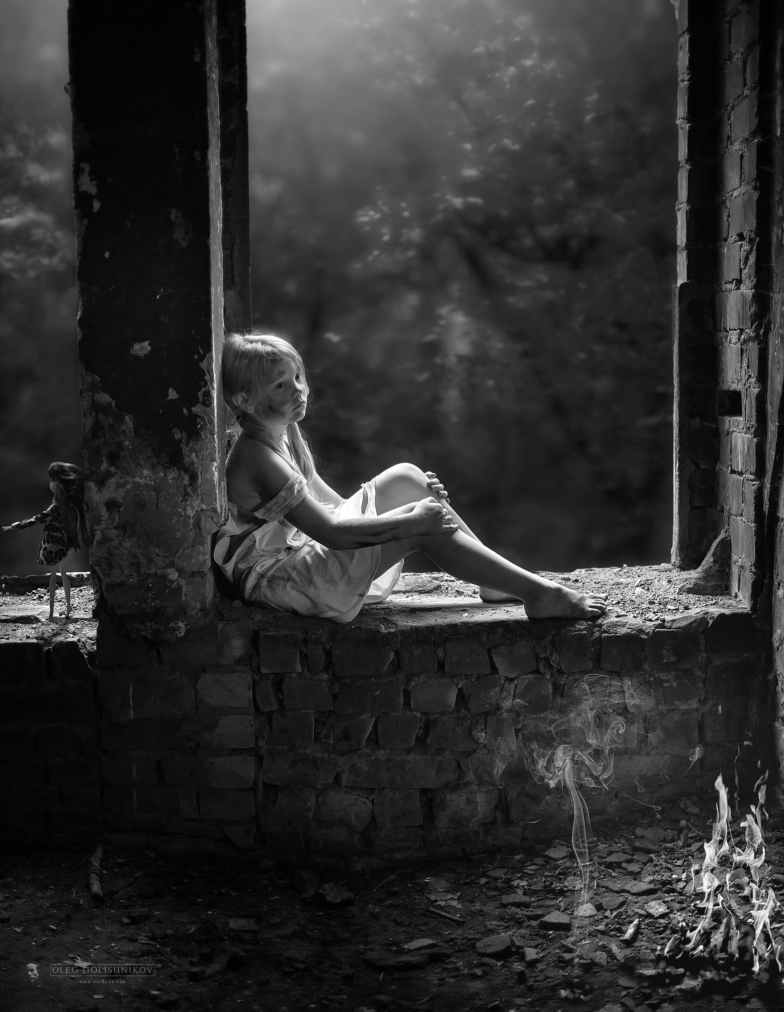 Черно-белая фотосъемка. B&W съемка в Москве. ЧБ фотограф Олег Голишник. Арт-фотограф Олег Голишников. Творческая мастерская
