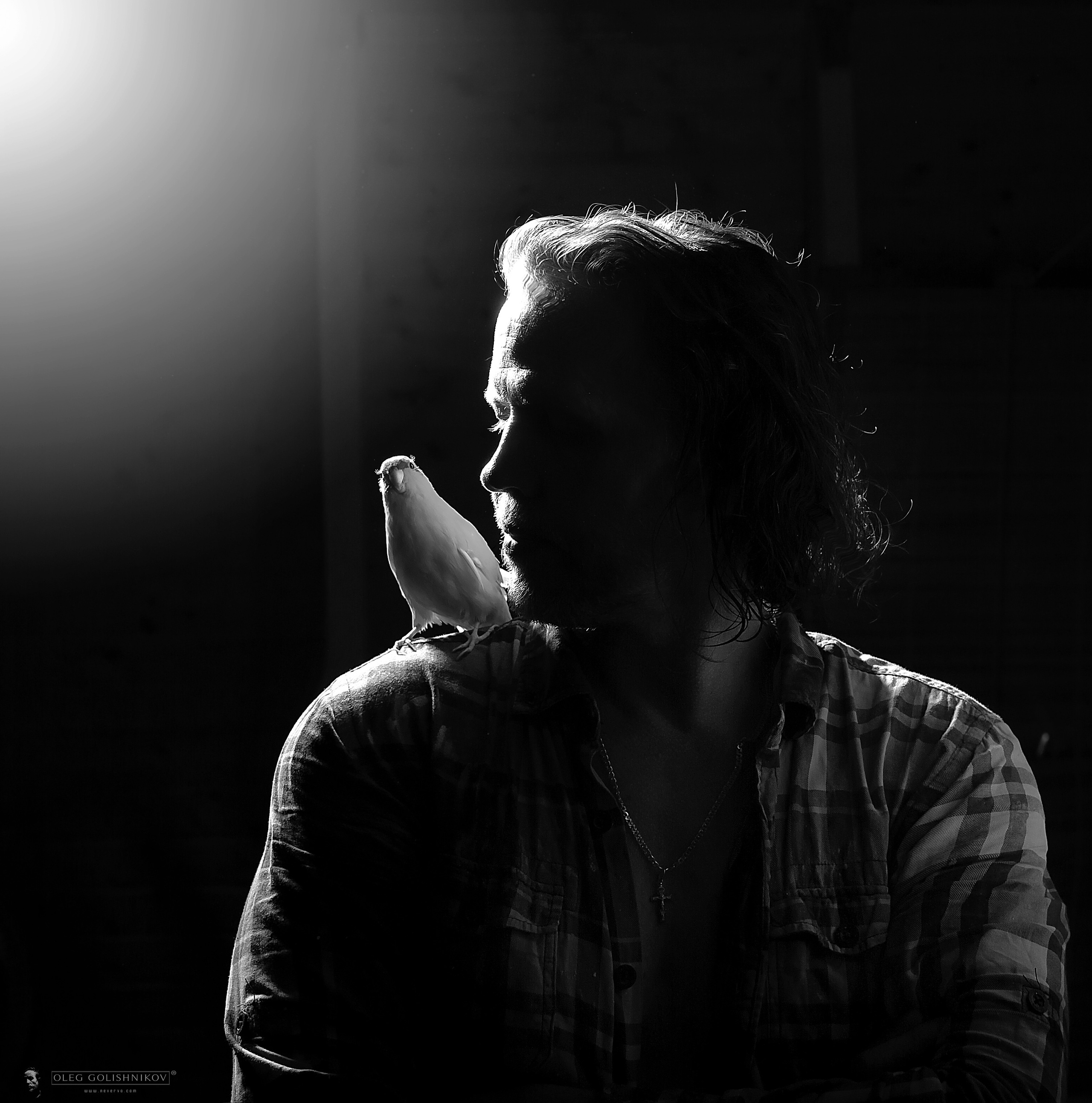 Черно-белая фотосъемка. B&W съемка в Москве. ЧБ фотограф Олег Голишник. Арт-фотограф Олег Голишников. Творческая мастерская