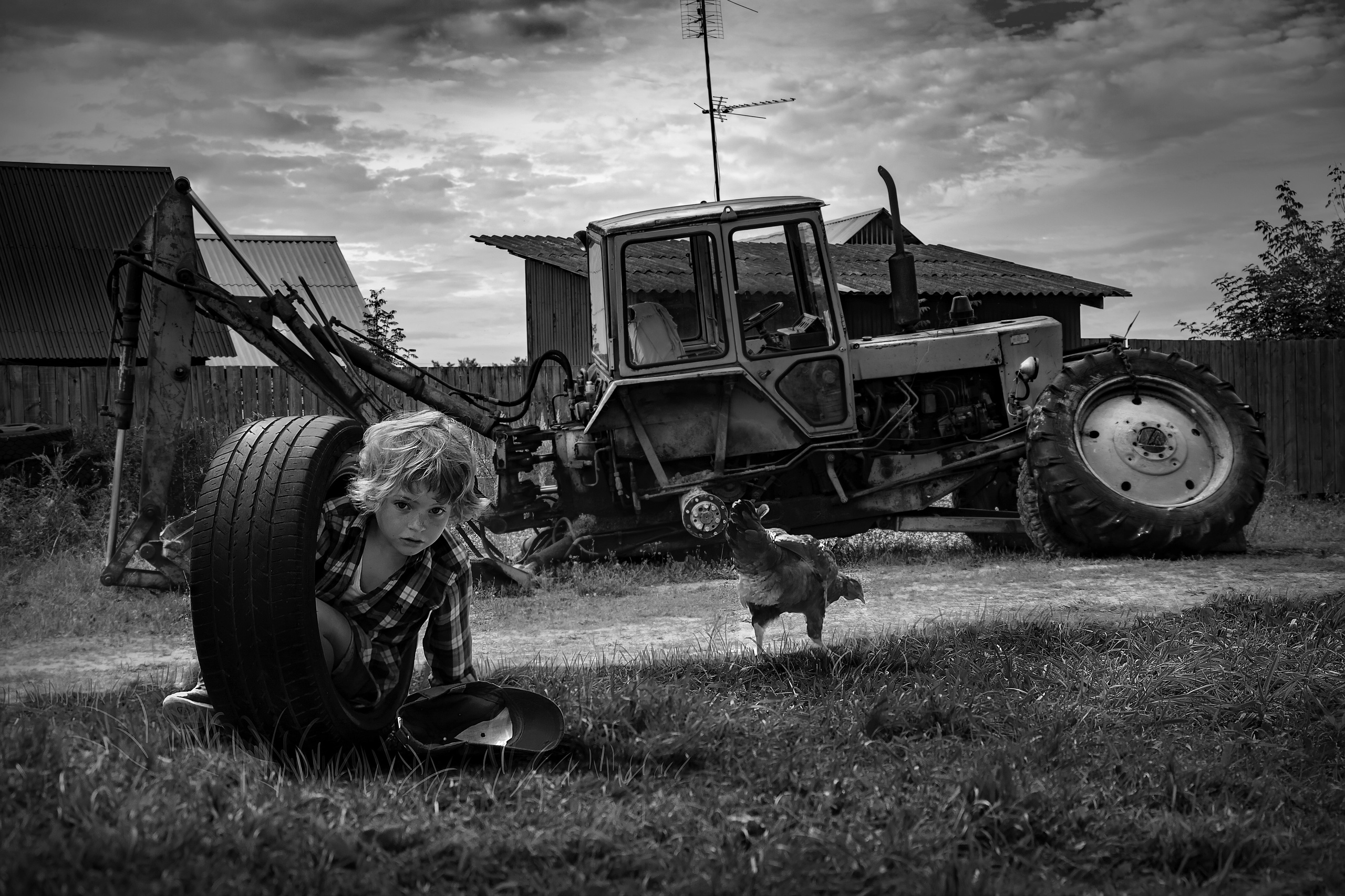 Черно-белая фотосъемка. B&W съемка в Москве. ЧБ фотограф Олег Голишник. Арт-фотограф Олег Голишников. Творческая мастерская