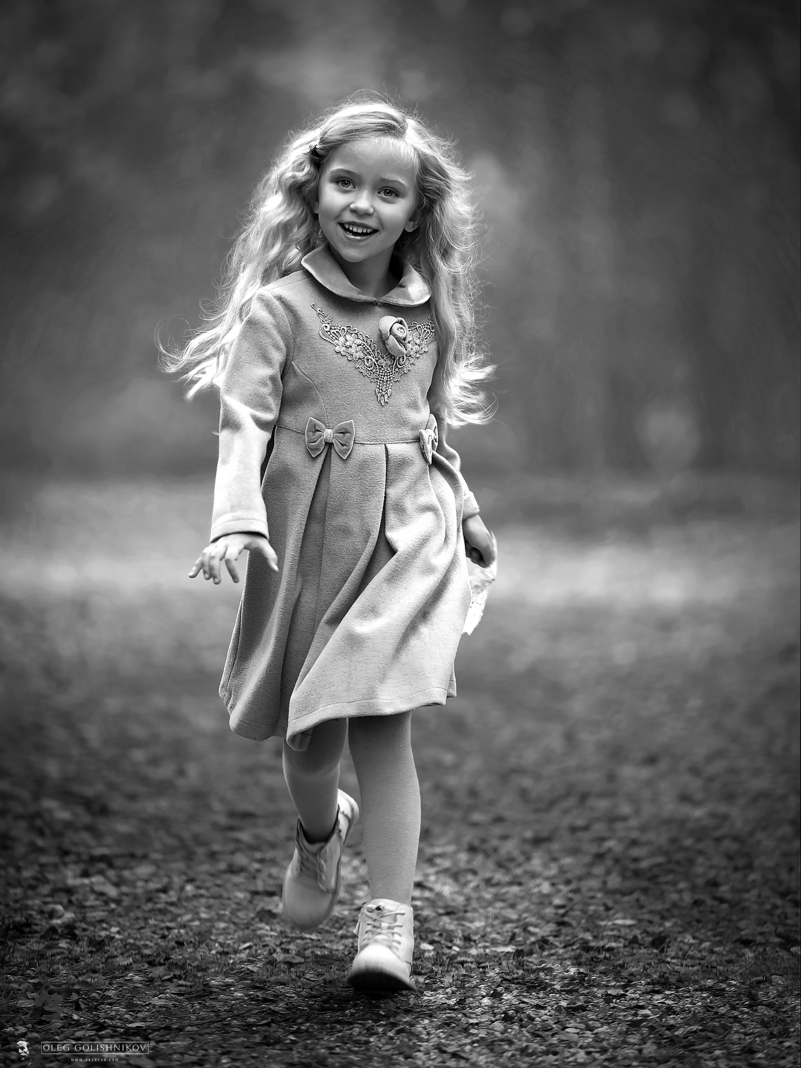 Черно-белая фотосъемка. B&W съемка в Москве. ЧБ фотограф Олег Голишник. Арт-фотограф Олег Голишников. Творческая мастерская