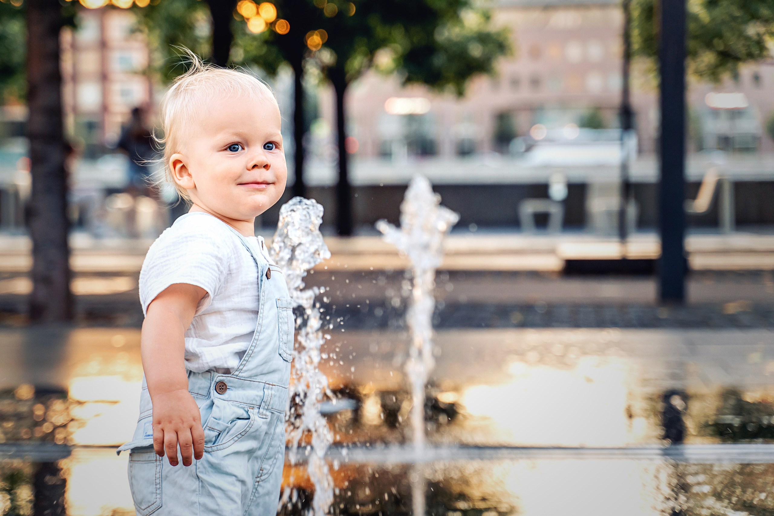 Семейная прогулка в парке Музеон на закате. Фотограф \ Видеограф на Крещение, Венчание Москва| Семейные съемки