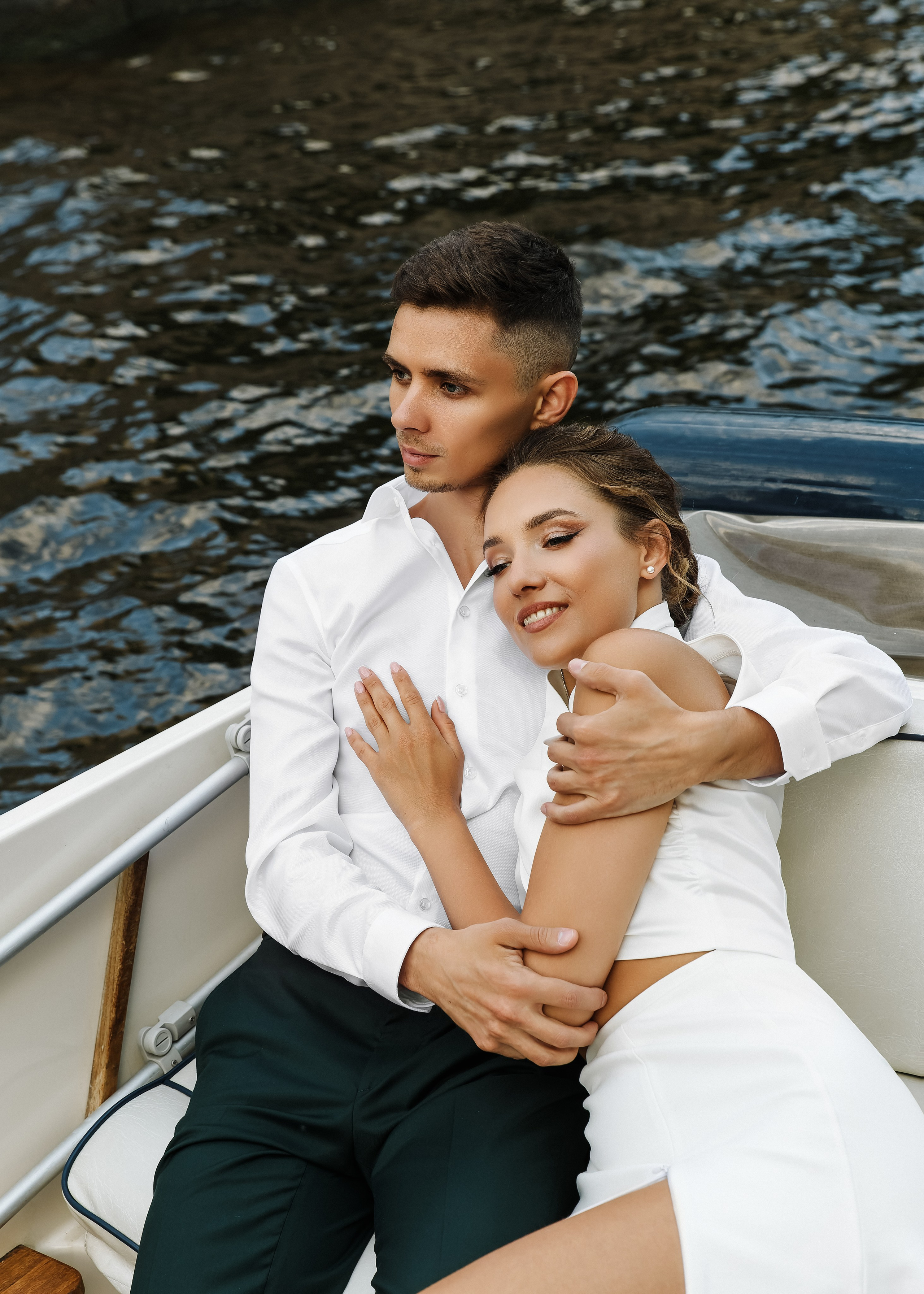Ольга и Андрей. Свадебная фотосессия на катере. Свадебный и портретный фотограф в Санкт-Петербурге Анна Демьянова