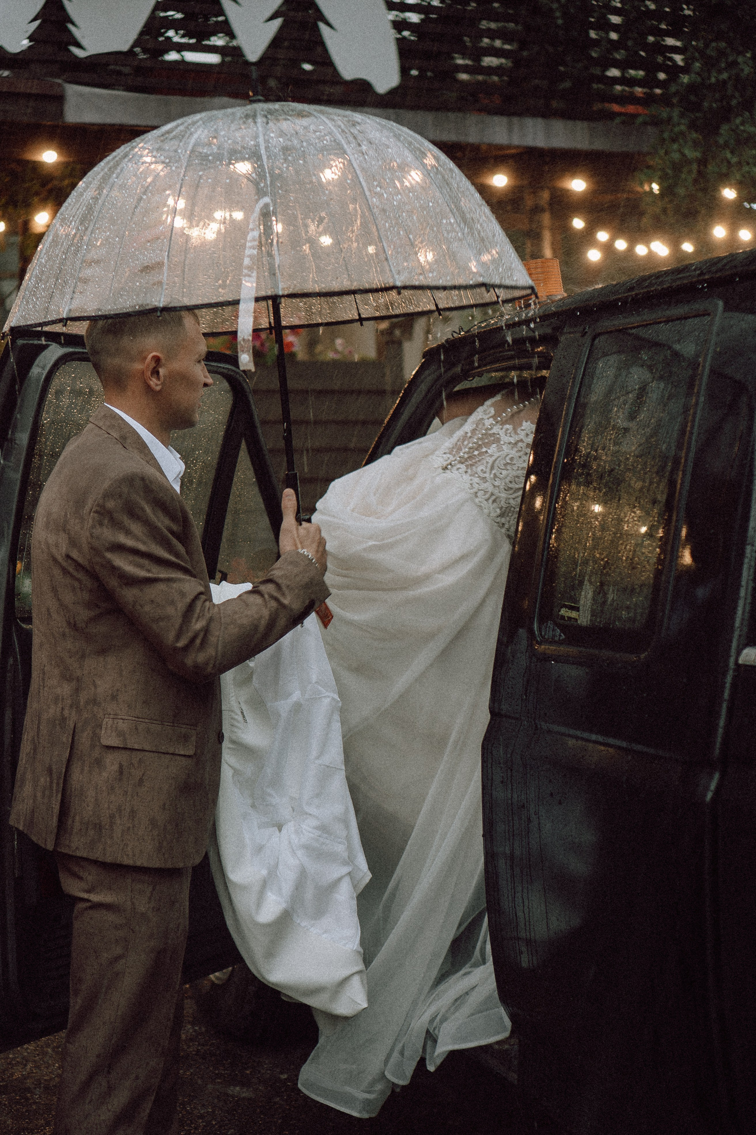 СВАДЕБНАЯ ФОТОСЕССИИЯ ПАРЫ В ГОРОДЕ ПРИОЗЕРСК В СОСНОВОМ ЛЕСУ И С ПИКАПОМ. Профессиональный фотограф, Санкт-Петербург — Виктория Богомолова