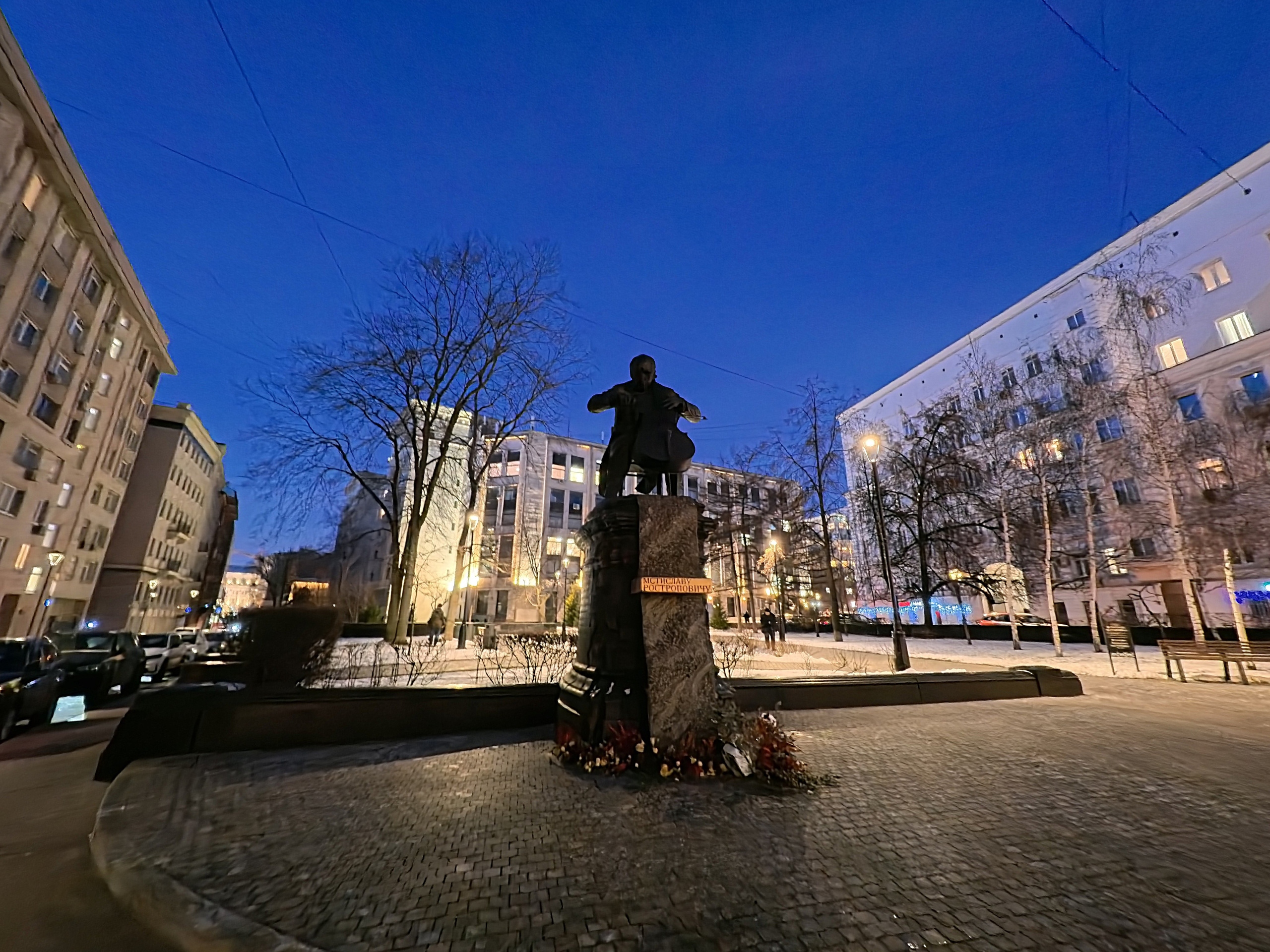 Улица, люди, жизнь…