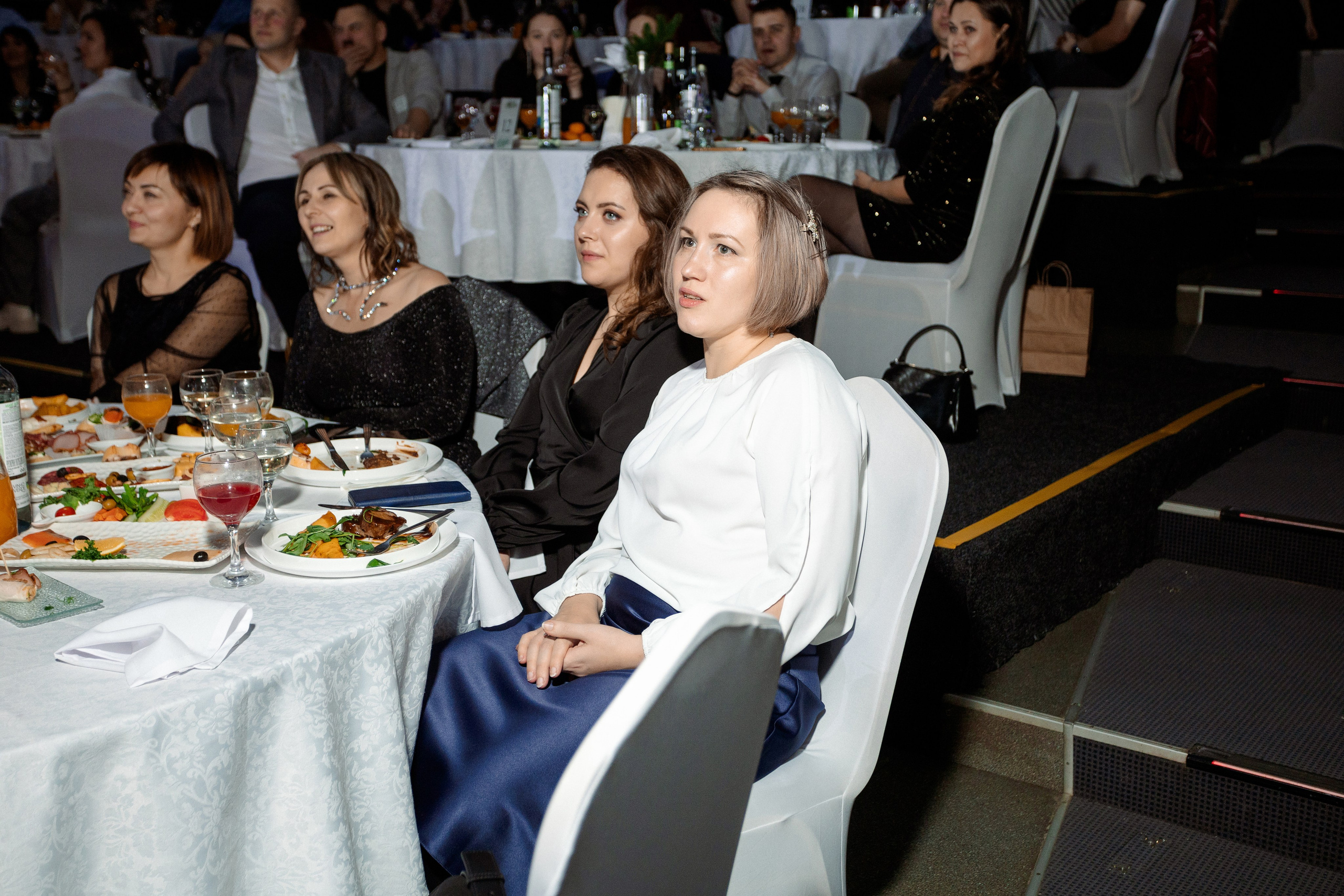 РЕПОРТАЖ: НОВЫЙ ГОД В ДК МЕТАЛЛУРГ. Профессиональный фотограф в Ижевске Леша Петров