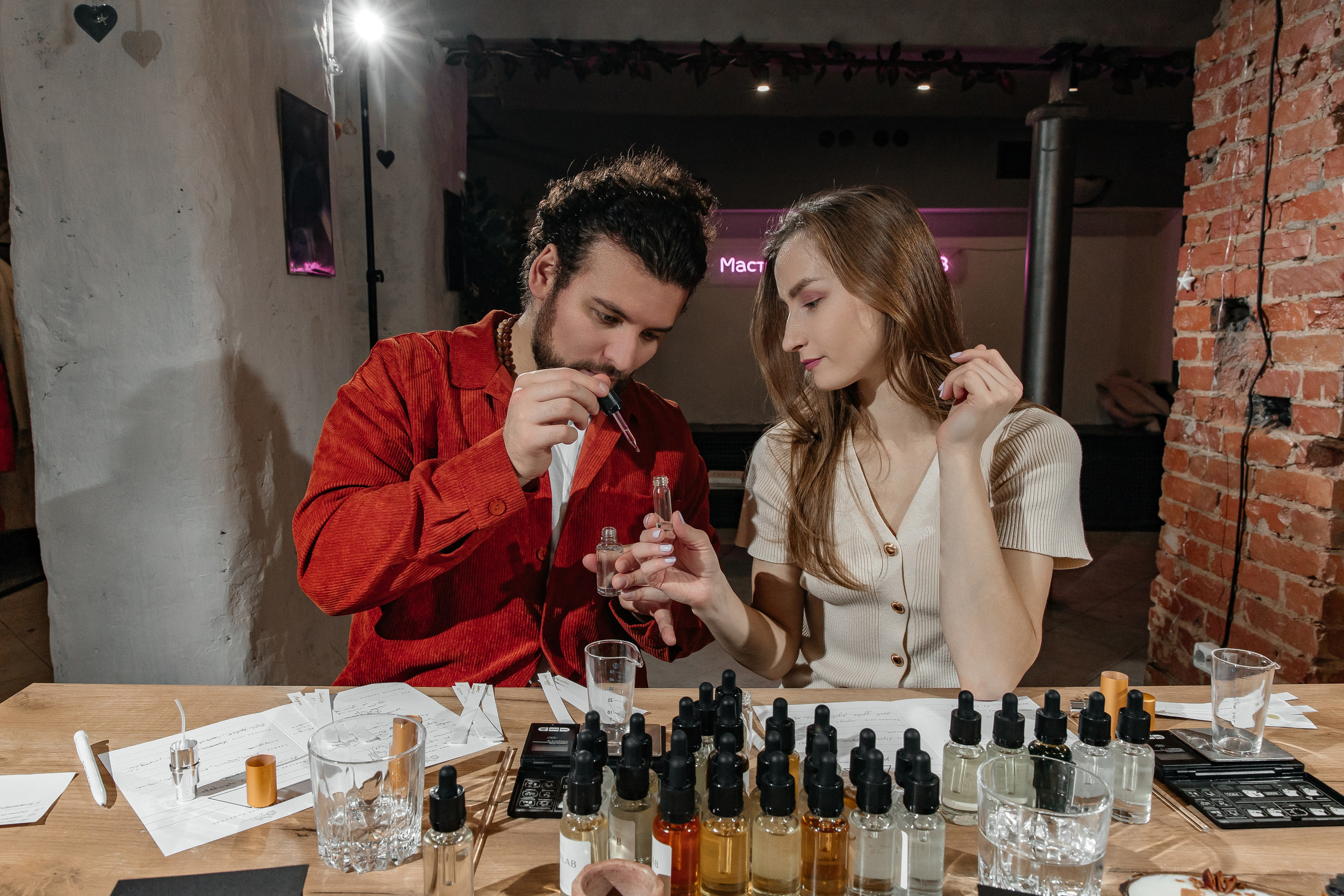 Парфюмерное свидание Султана и Василисы — ароматный роман с AROMALAGE