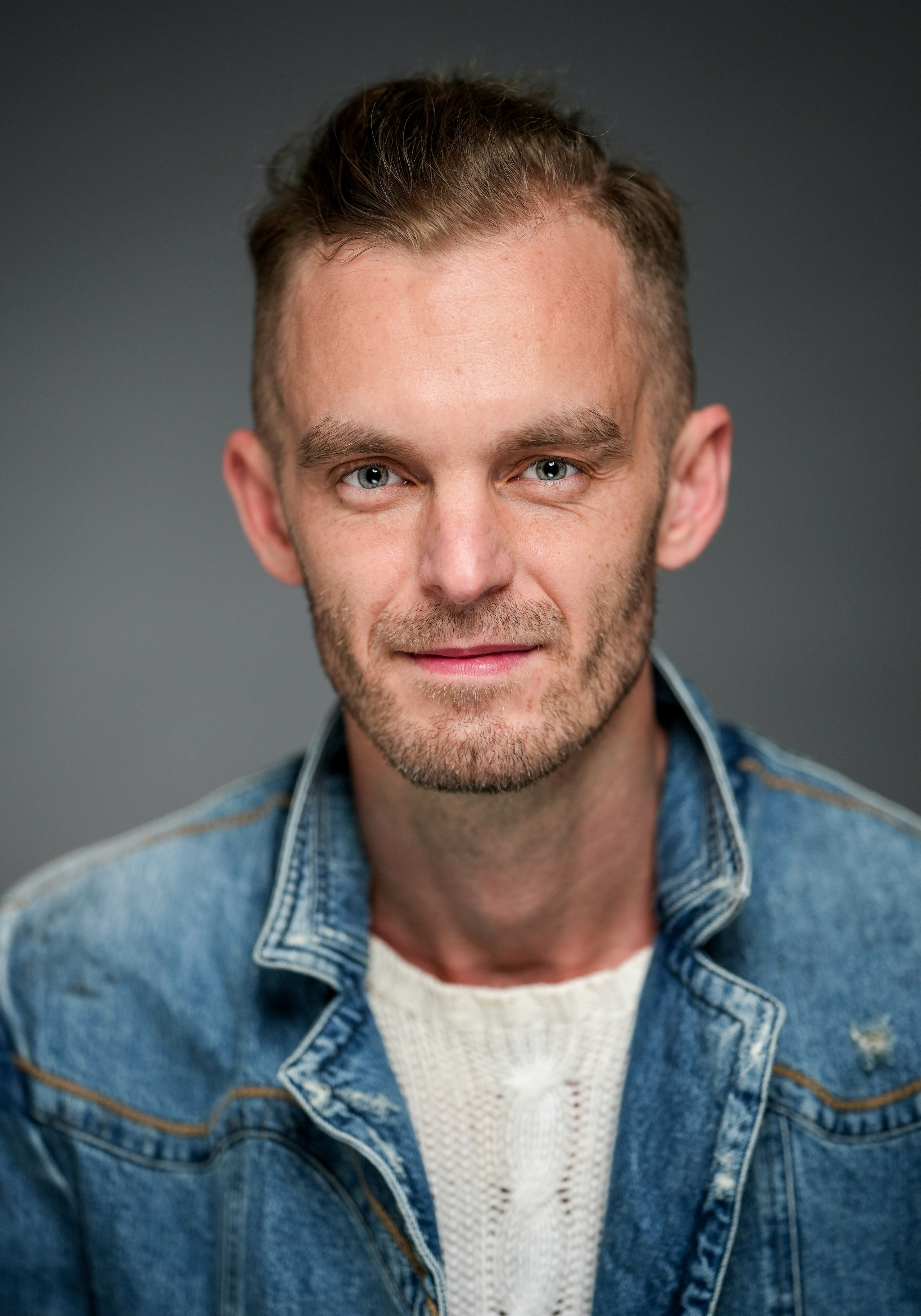 Актёр Сергей Урваев. Портретная съемка в Москве, студийный фотограф Игорь Фомин