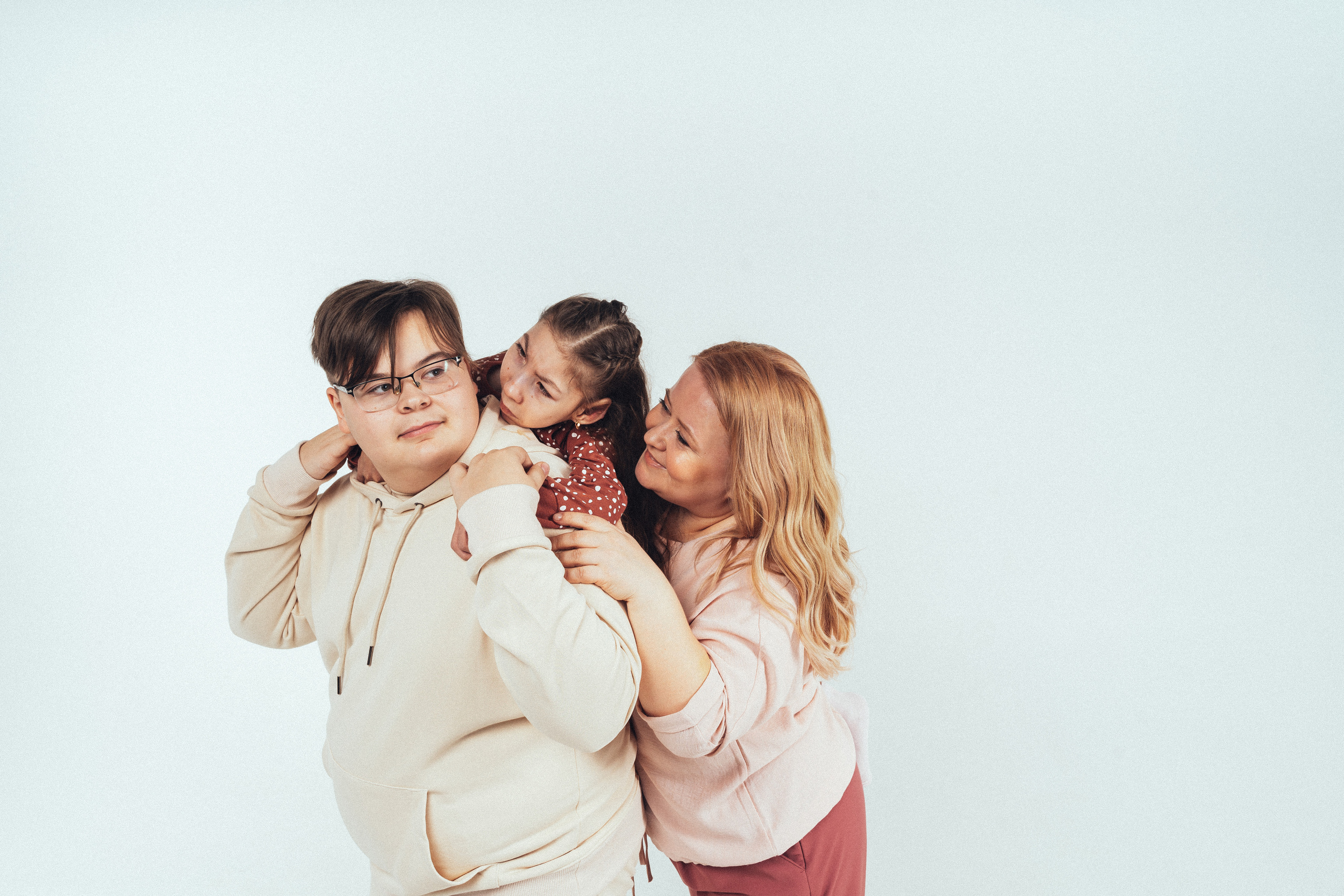 Лейсан, Сабрина и Сабрэн. Благотворительный фотопроект «Любить до неба». Женский и семейный лайфстайл фотограф в Уфе Лайт Альбина