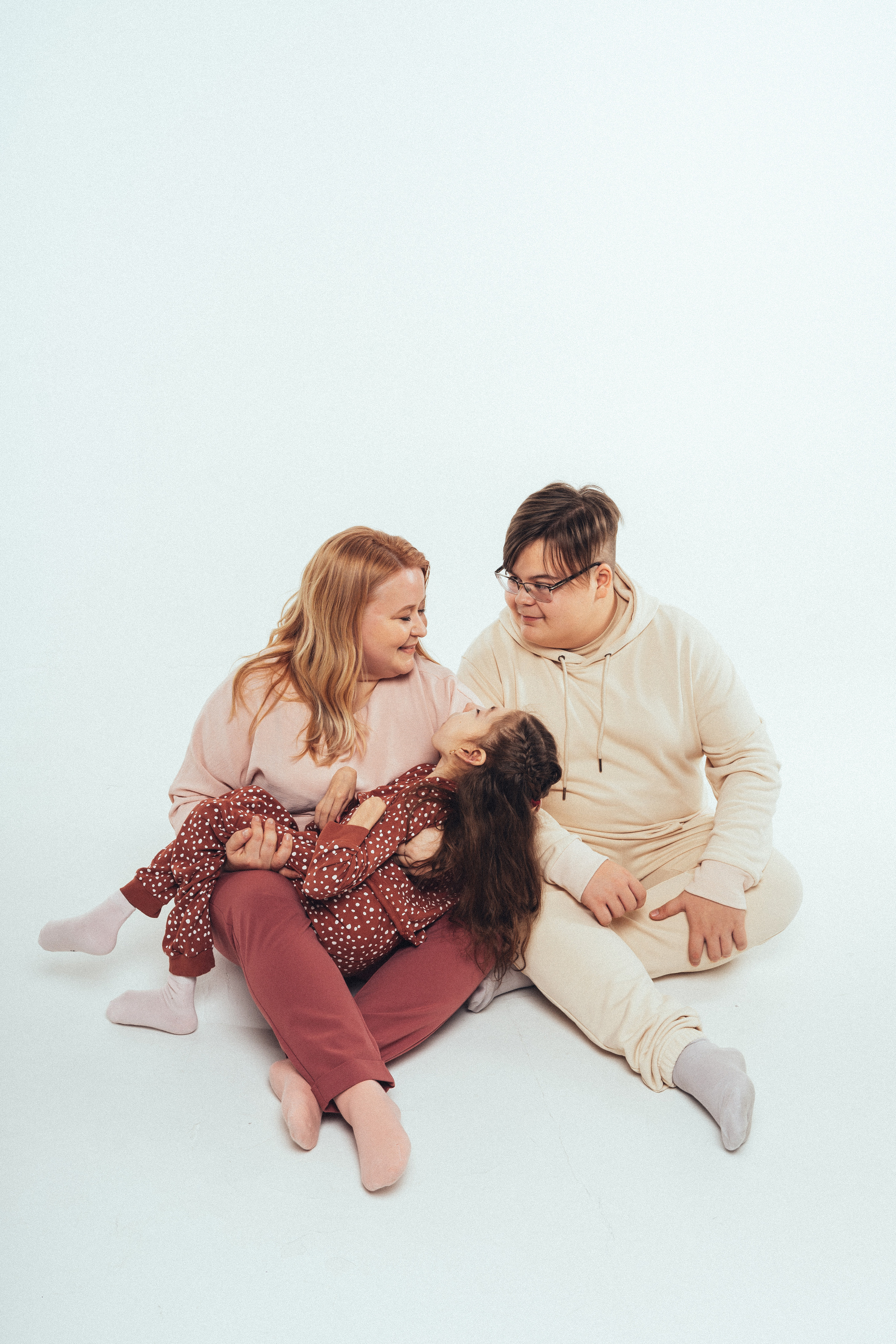 Лейсан, Сабрина и Сабрэн. Благотворительный фотопроект «Любить до неба». Женский и семейный лайфстайл фотограф в Уфе Лайт Альбина