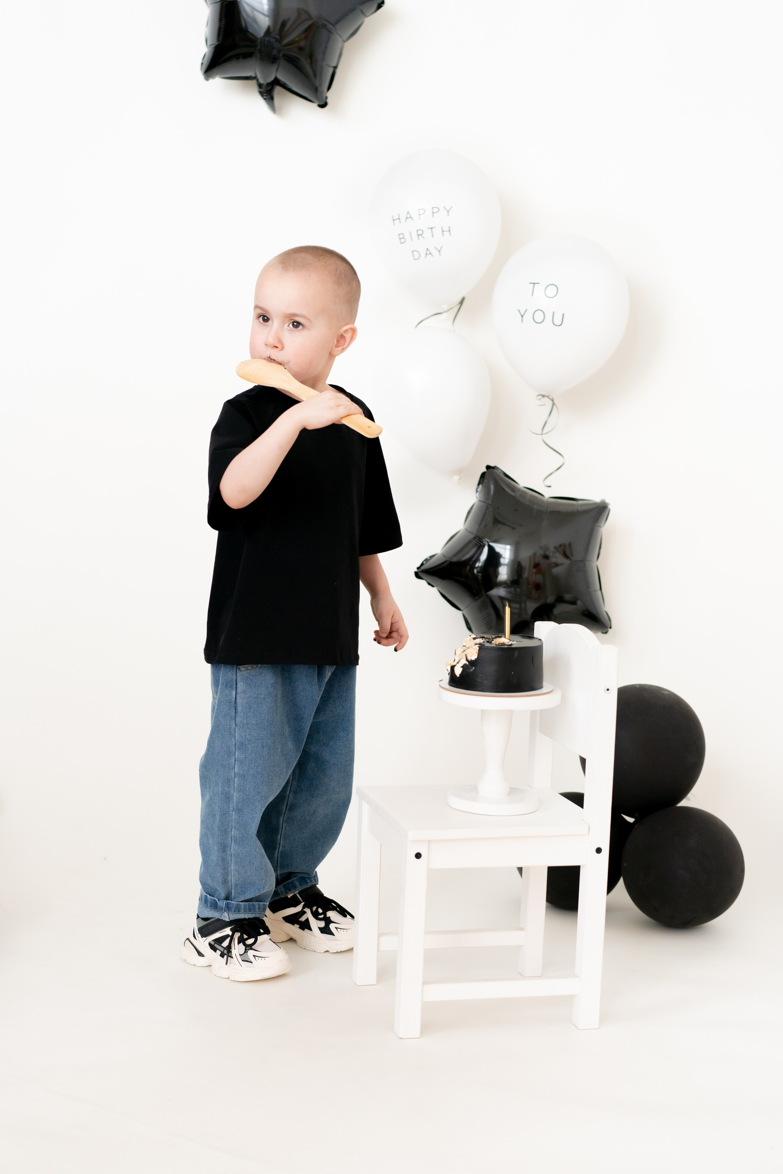 С Днём Рождения ребенка, портрет. Детская, семейная фотостудия в Санкт-Петербурге