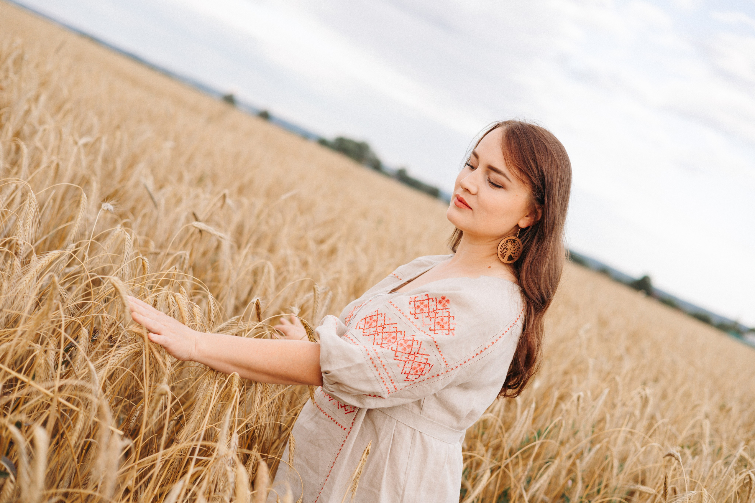 Оксана в пшеничном поле. Ваш фотограф