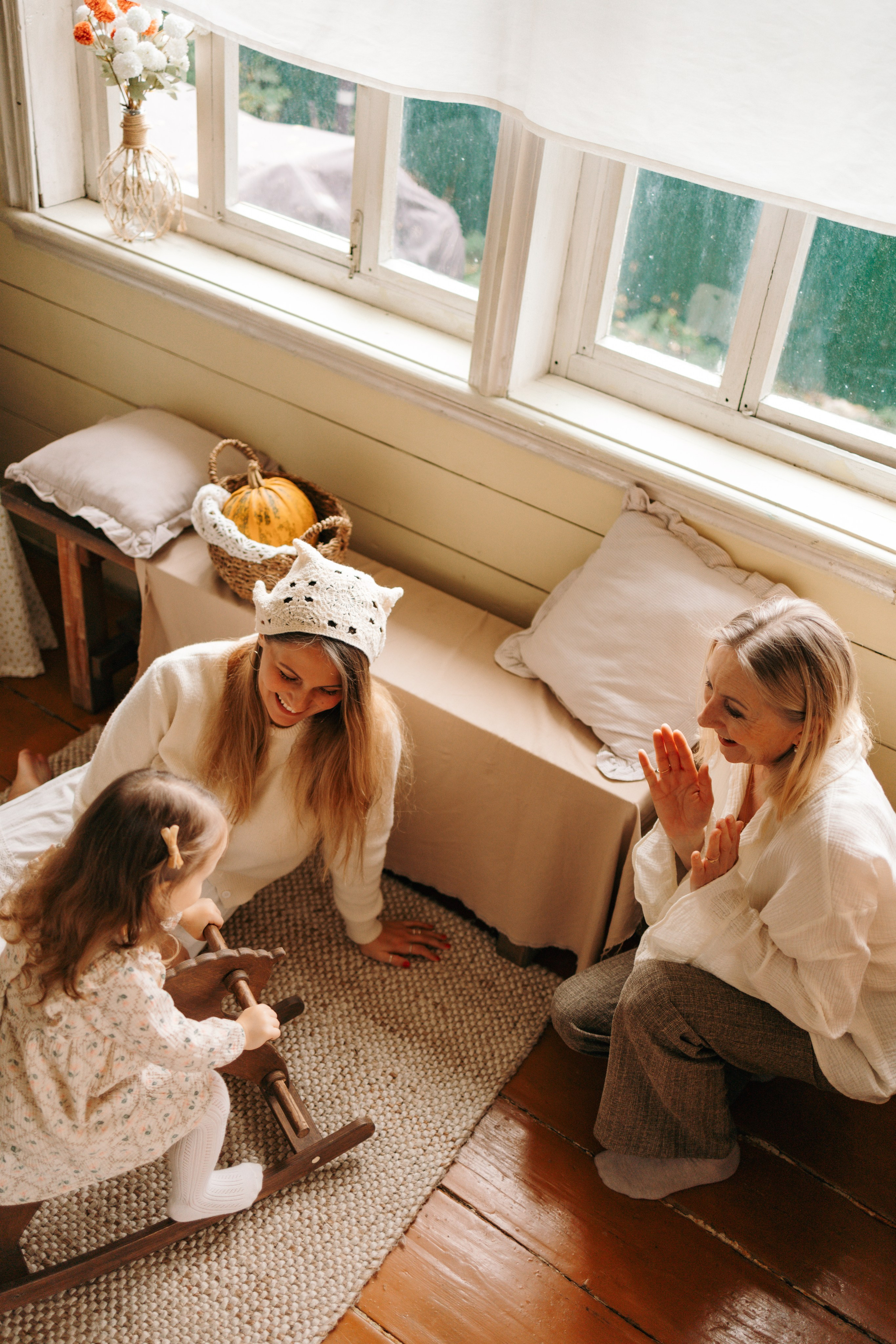 Осень в ладошках мамы. Ваш фотограф