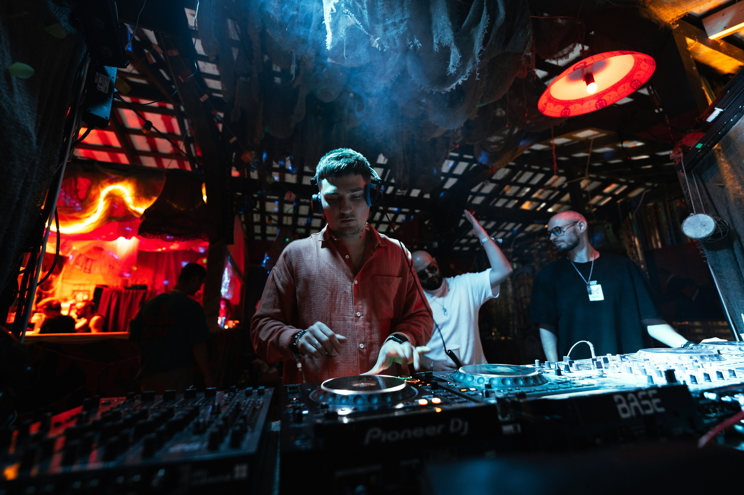 Signal 2024. @tomrus: Рустам Шагиморданов — фотограф