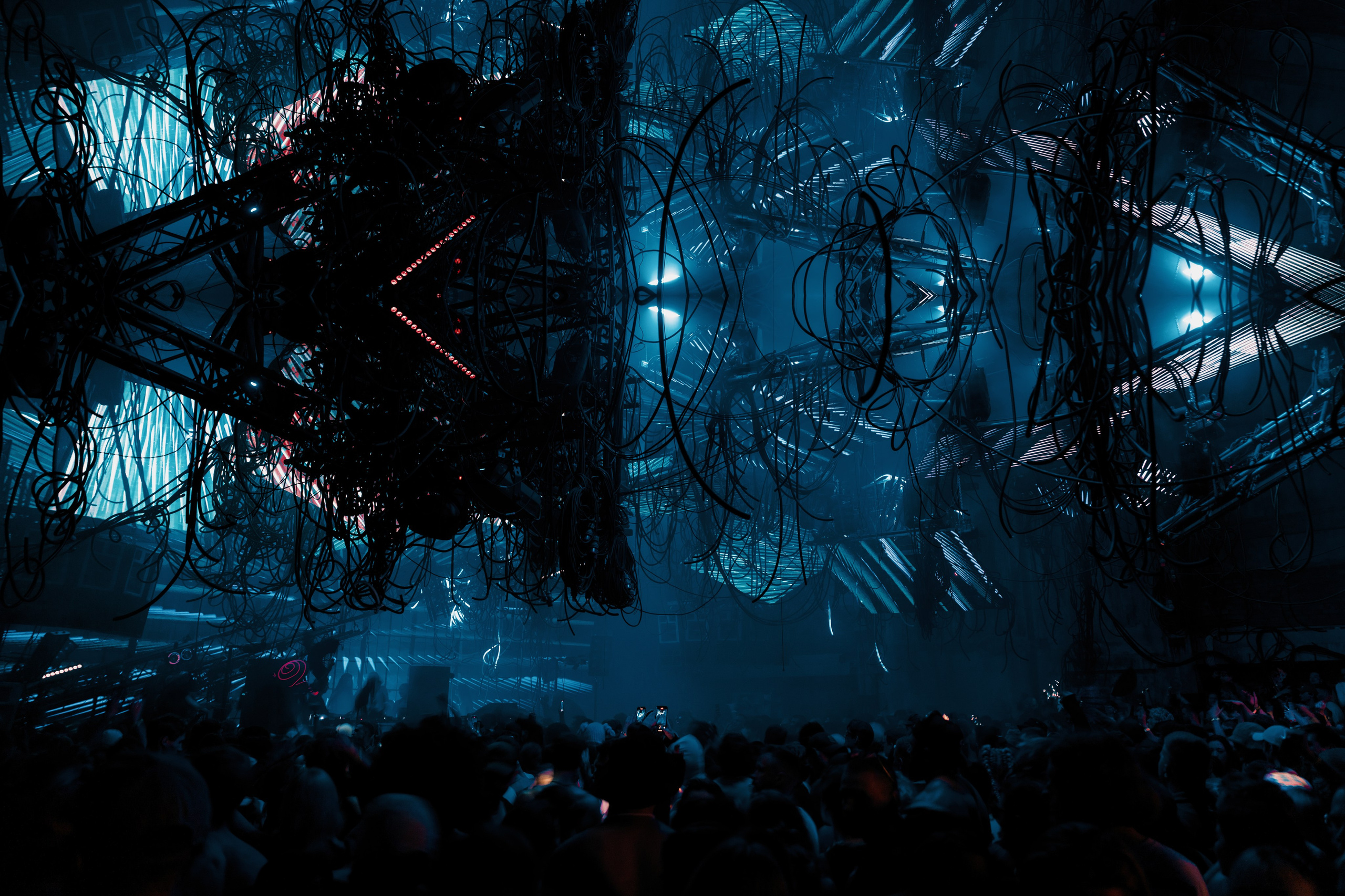 Outline 2024. @tomrus: Рустам Шагиморданов — фотограф