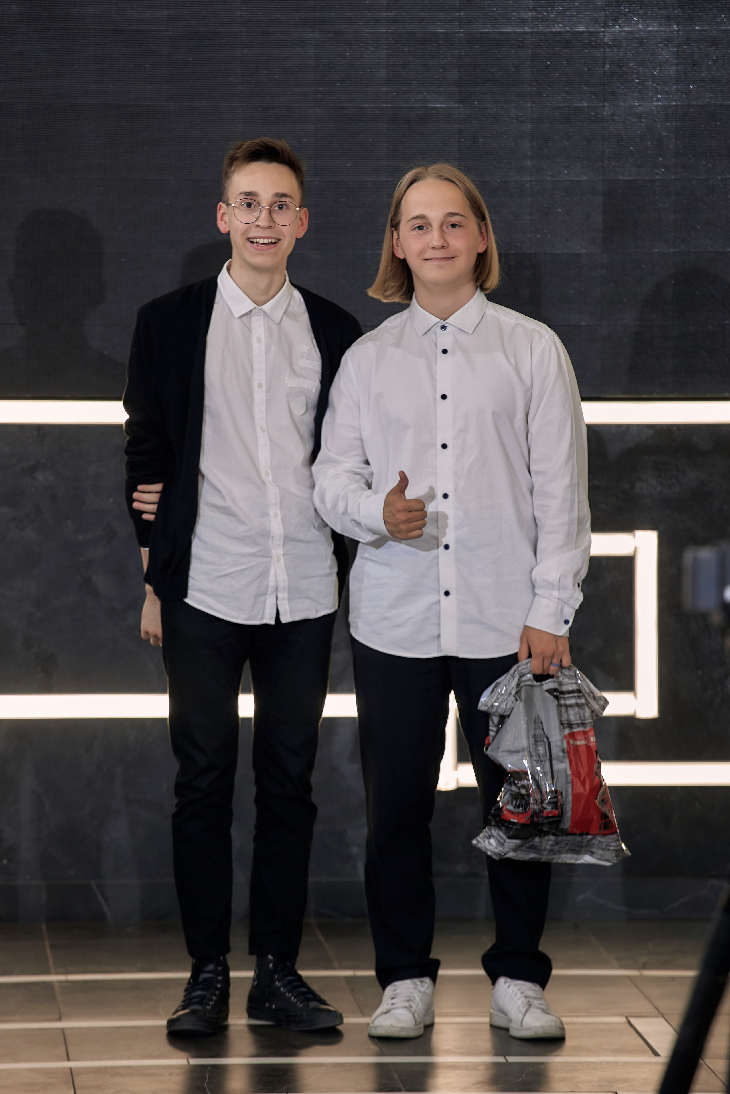 Фотограф на выпускной. Свадебный репортажный и фуд фотограф в Барнауле Гайфулин Виталий