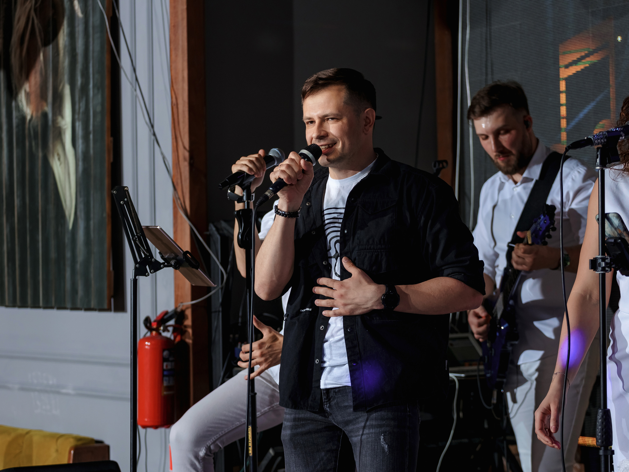 Фотограф на мероприятие. Свадебный репортажный и фуд фотограф в Барнауле Гайфулин Виталий